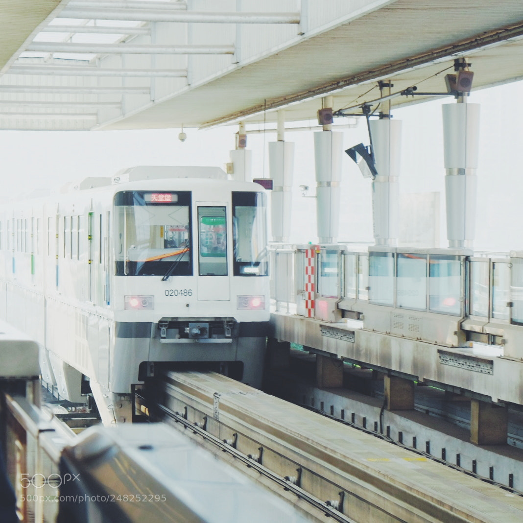 Fujifilm X-E2 sample photo. 轨道交通二号线 photography