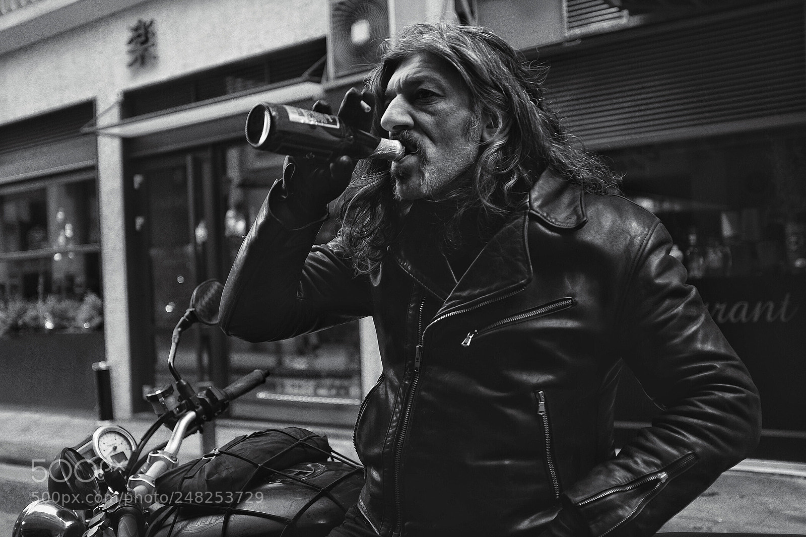 Fujifilm X100T sample photo. 希腊机车男，不跟他合影不让拍… photography