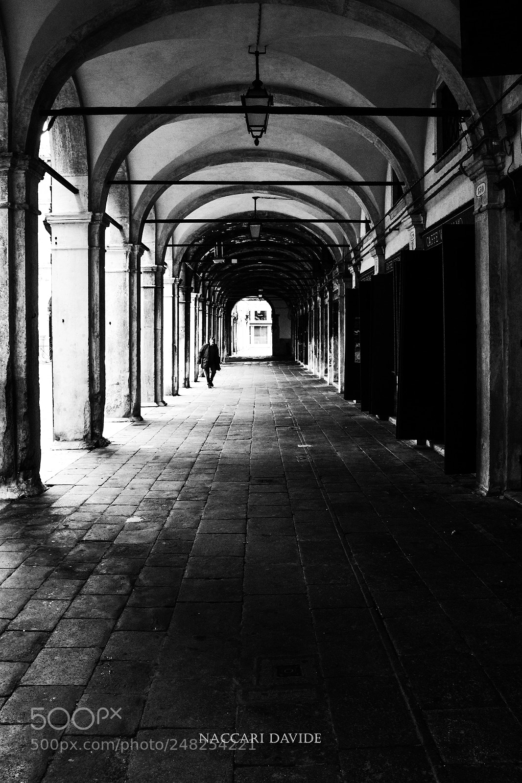 Canon EOS 600D (Rebel EOS T3i / EOS Kiss X5) sample photo. Il lungo portico photography