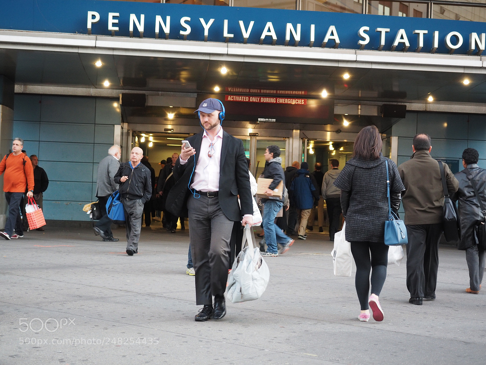 Olympus OM-D E-M1 sample photo. Penn station.jpg photography