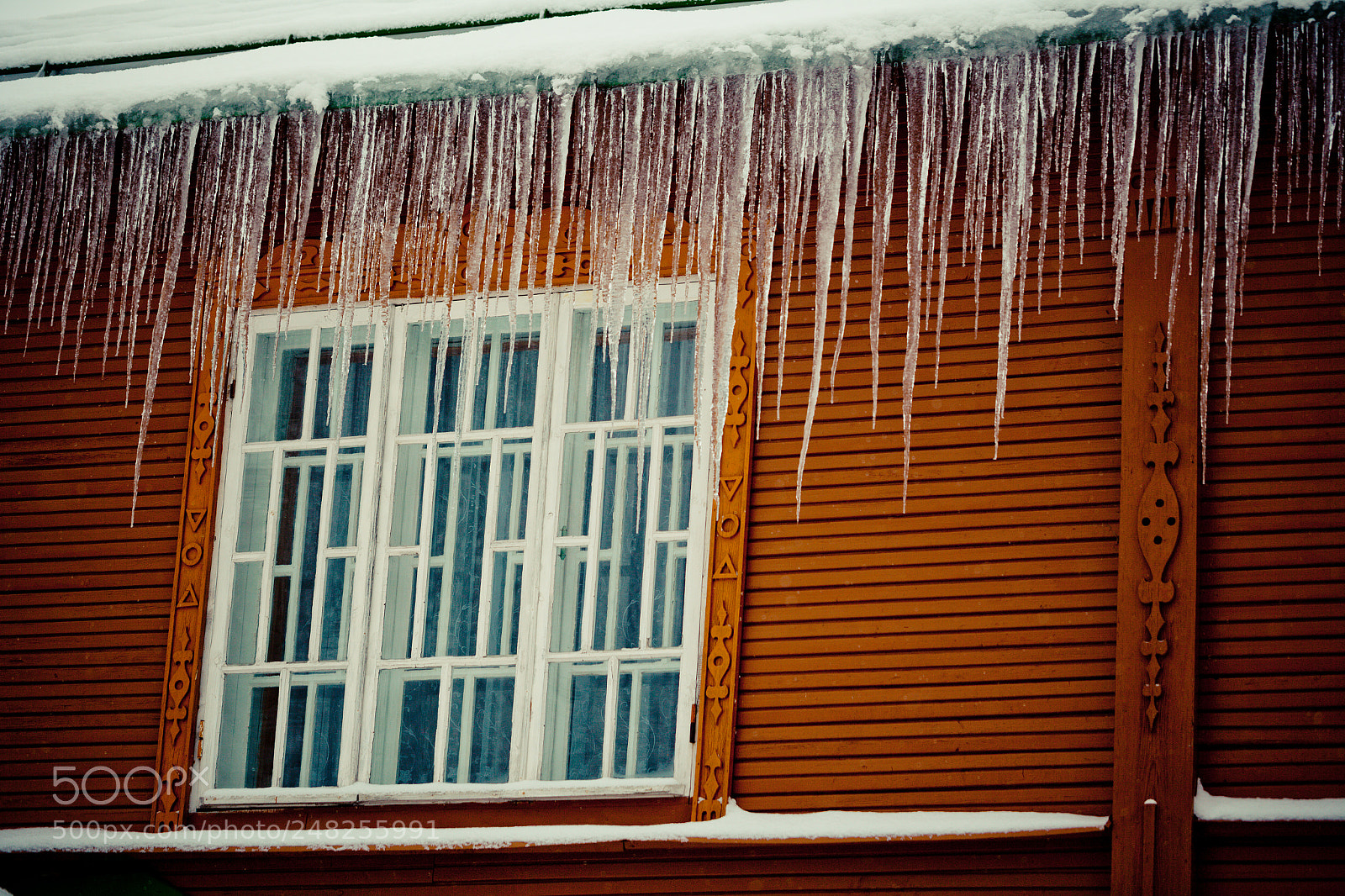 Canon EOS-1Ds Mark II sample photo. Snow, icicles and ice photography