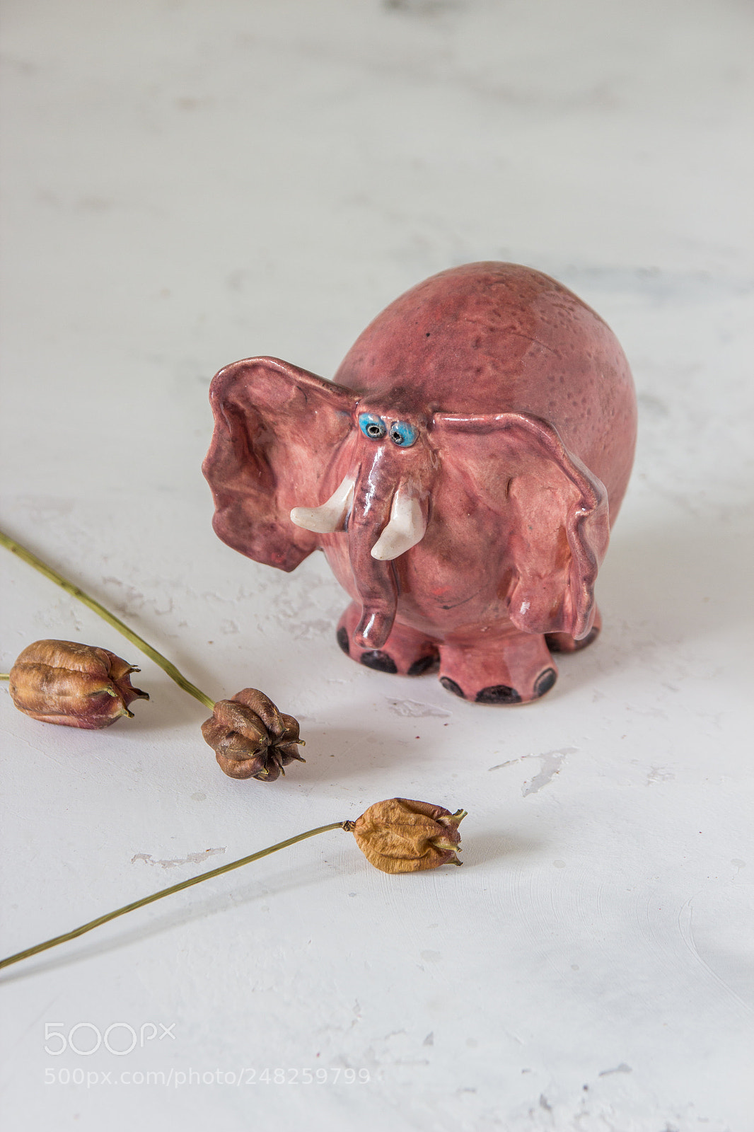 Canon EOS 600D (Rebel EOS T3i / EOS Kiss X5) sample photo. Ceramic pink elephant. handmade photography