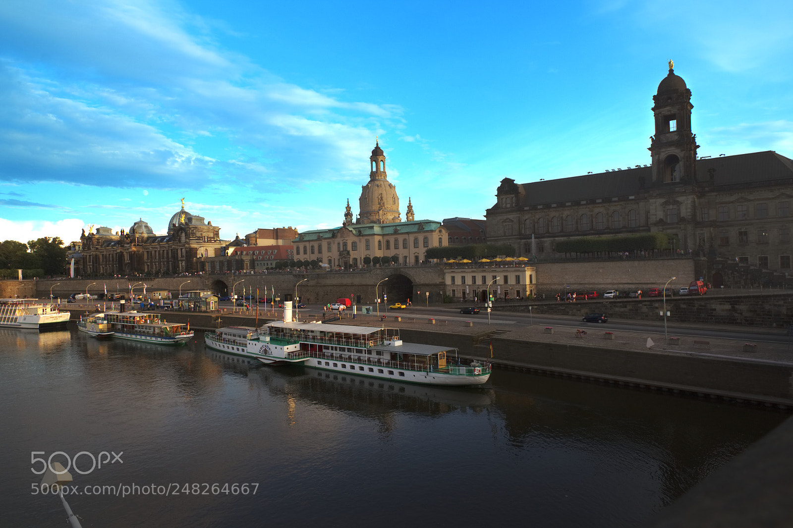 Canon EOS 550D (EOS Rebel T2i / EOS Kiss X4) sample photo. Elbe in dresden photography