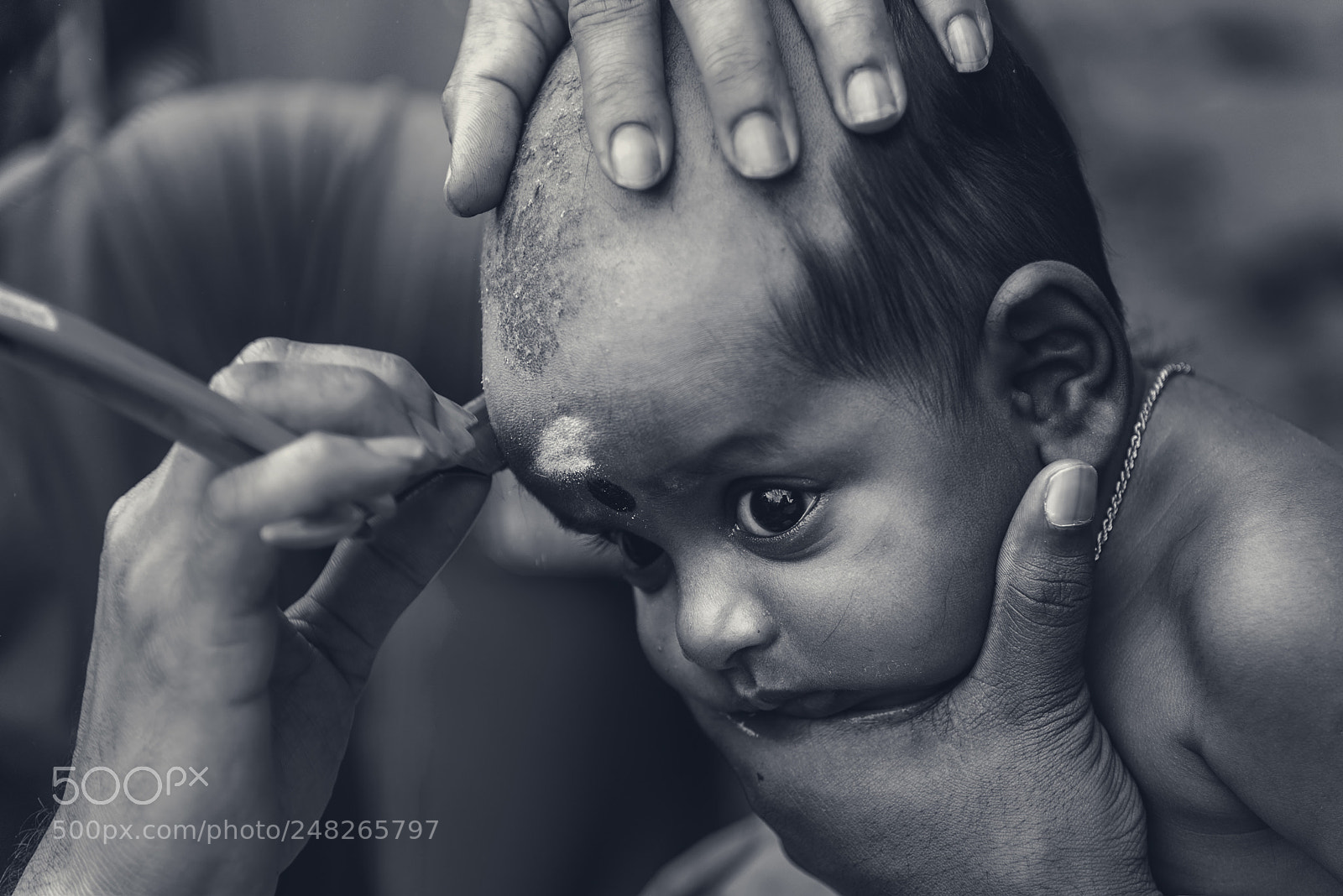 Nikon D810 sample photo. Child get shaved at photography