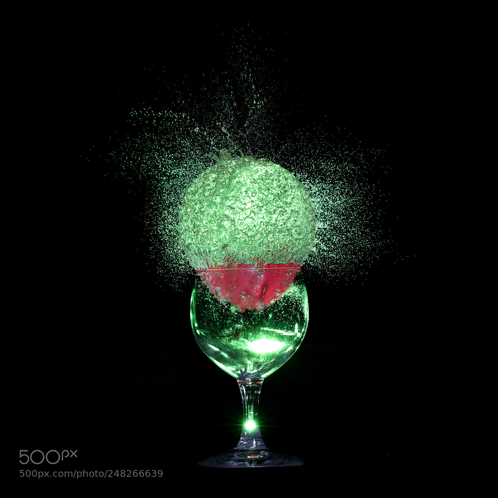 Sony a7R III sample photo. Green explosion photography