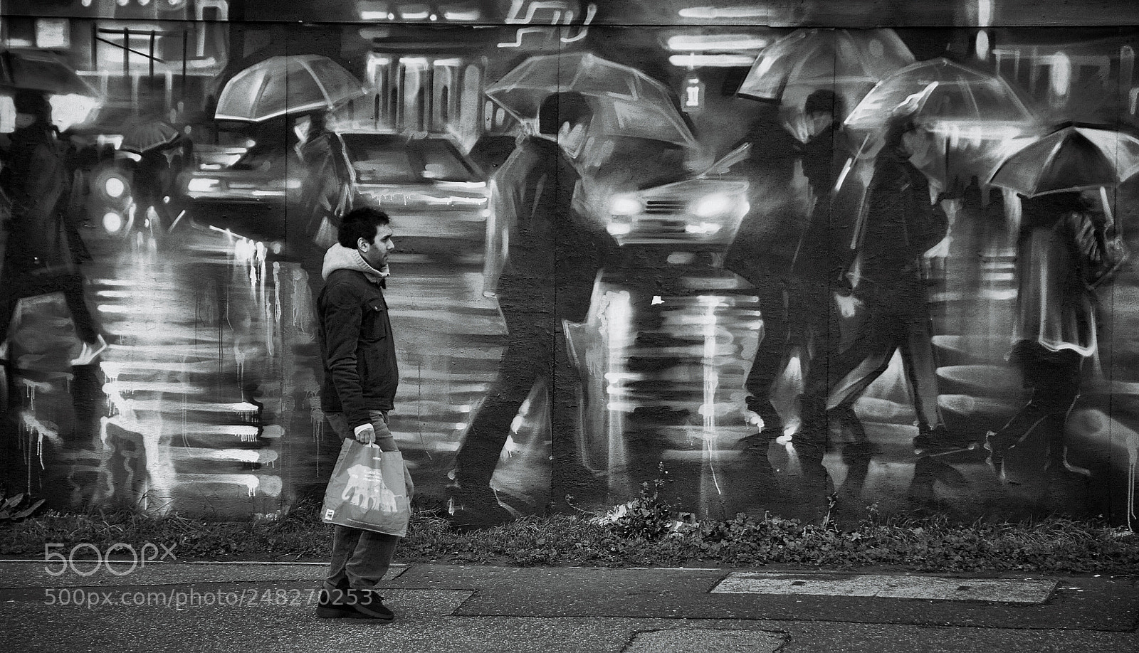 Nikon D90 sample photo. Walking by.. photography