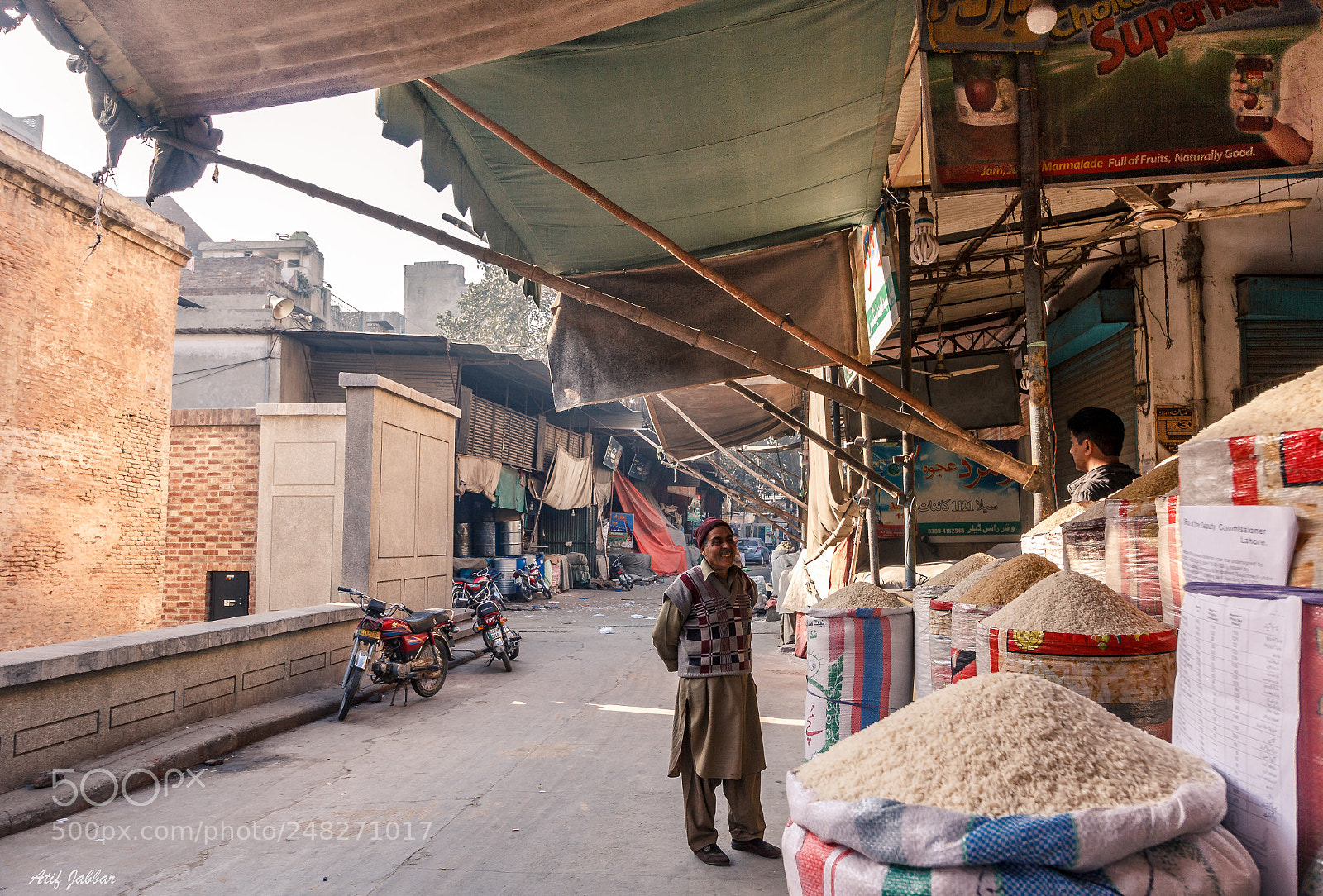 Canon EOS 60D sample photo. Early morning chat between photography