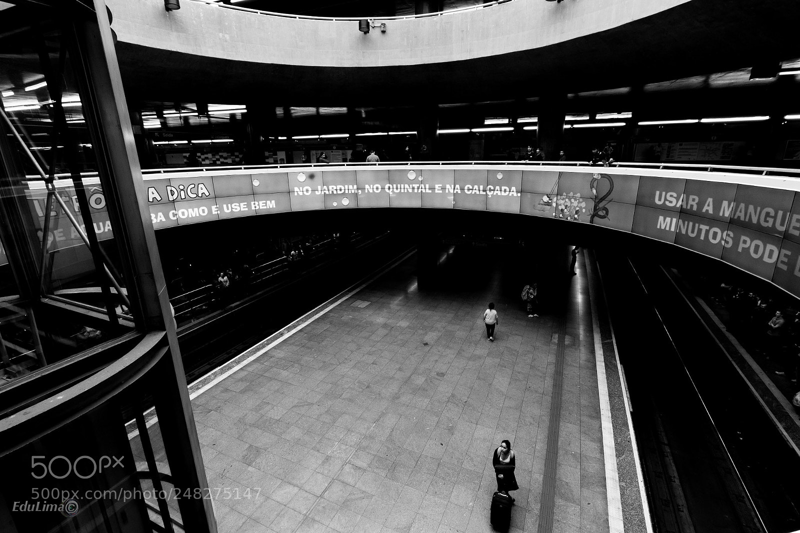 Canon EOS 700D (EOS Rebel T5i / EOS Kiss X7i) sample photo. Subway 23 photography