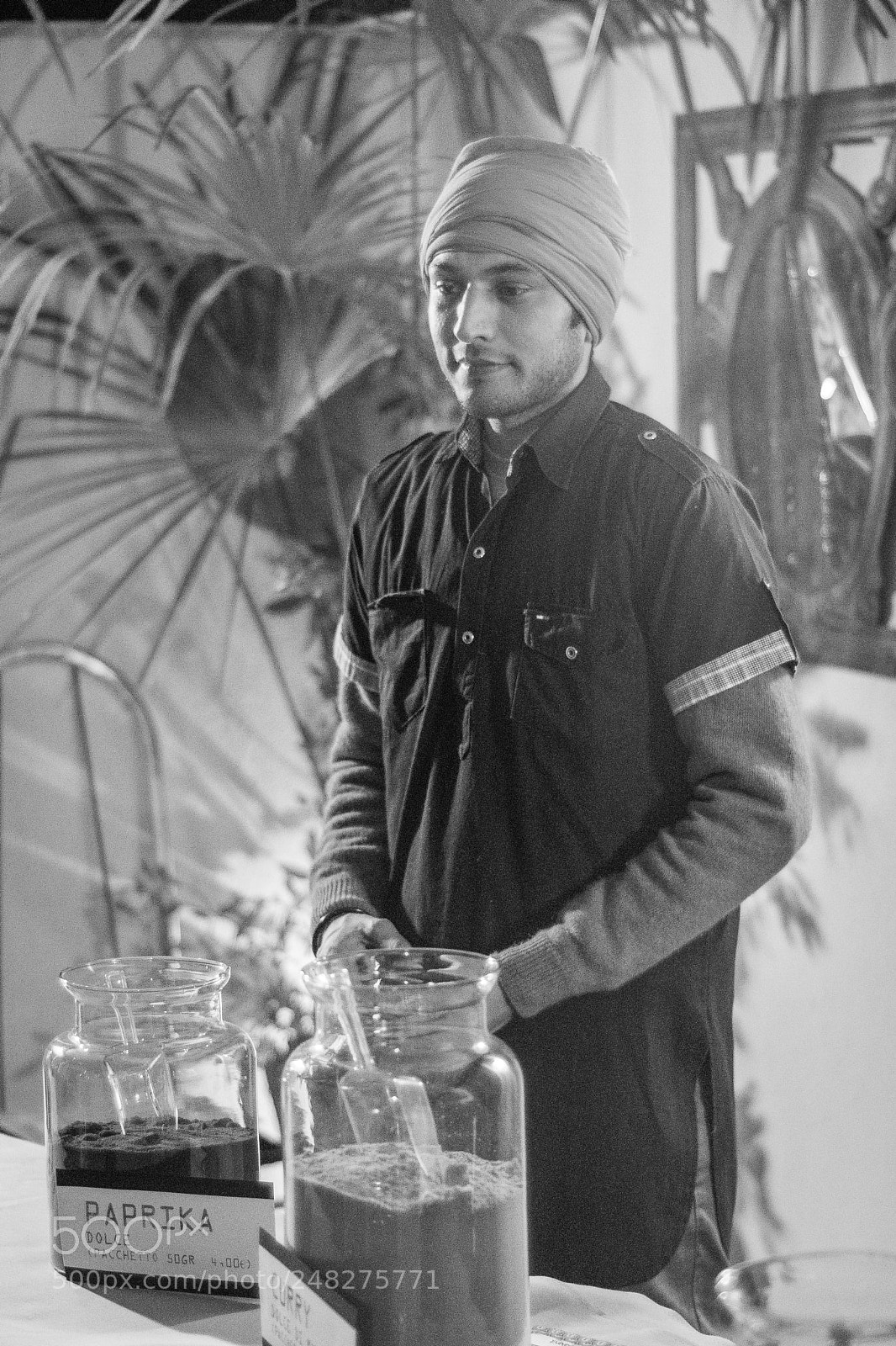 Nikon D7200 sample photo. The spice seller photography
