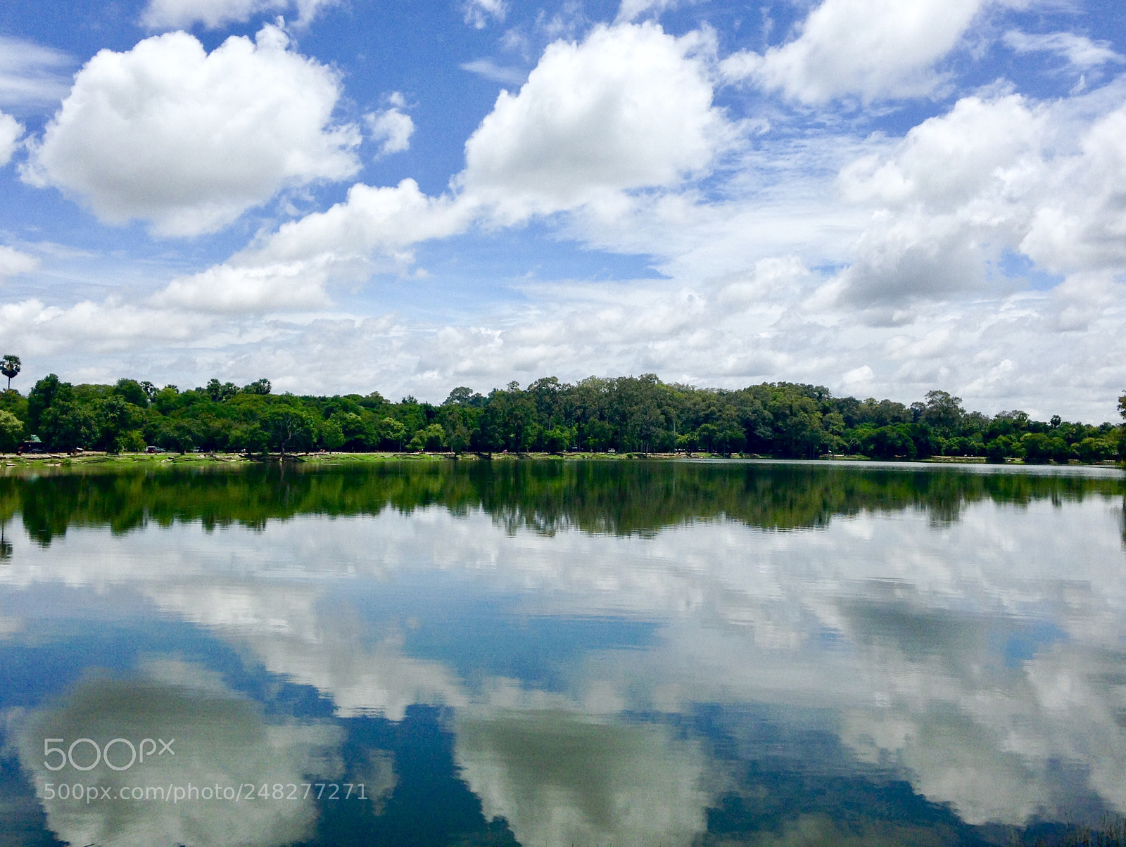Apple iPhone 5 sample photo. Seperation @ angkor wat moat photography
