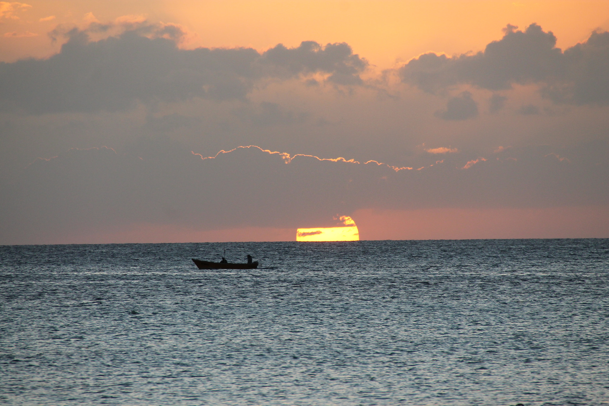 Sigma 18-250mm F3.5-6.3 DC OS HSM sample photo. Red sunset photography