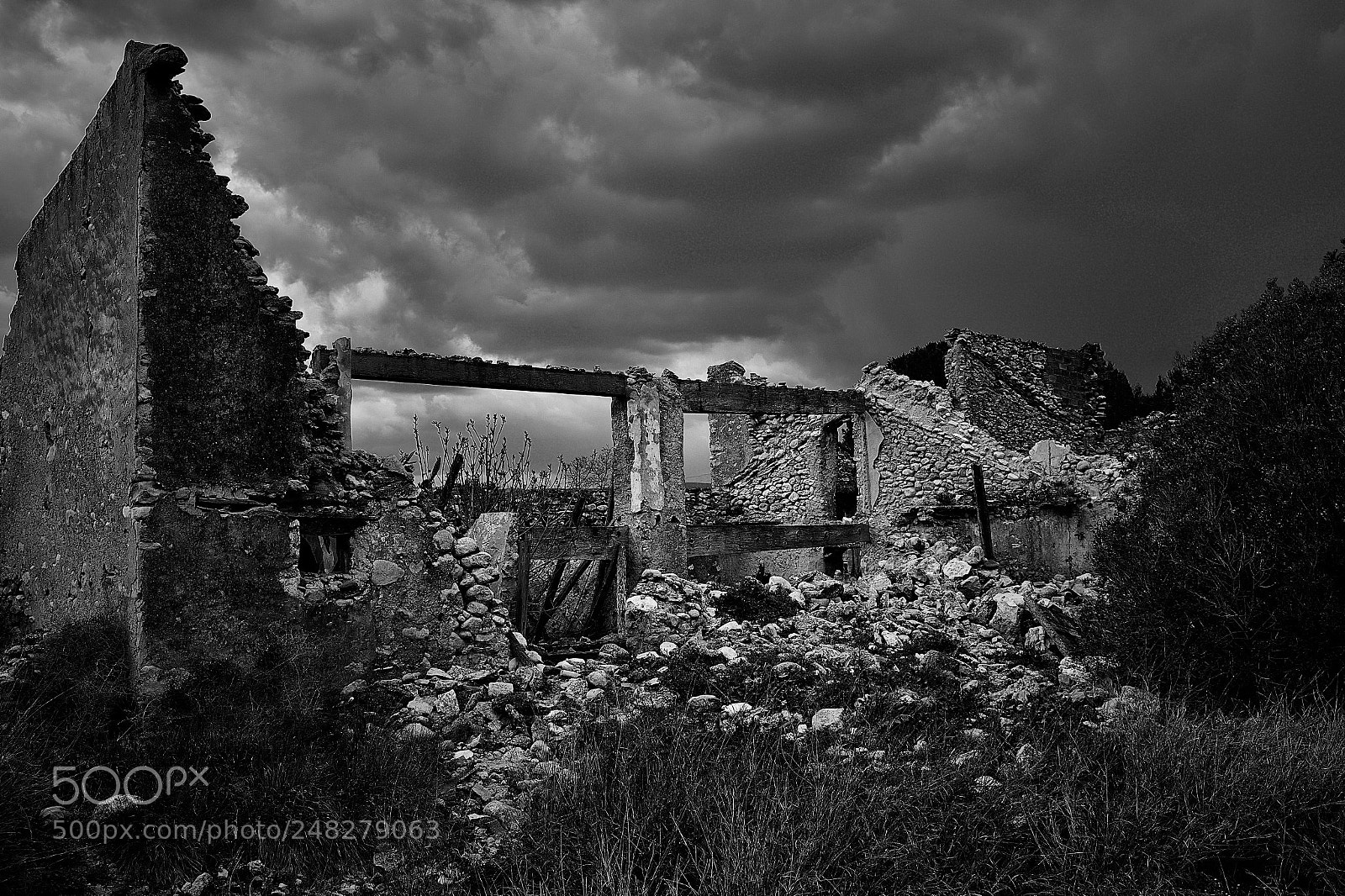 Canon EOS-1Ds Mark III sample photo. Ruin in les useres photography