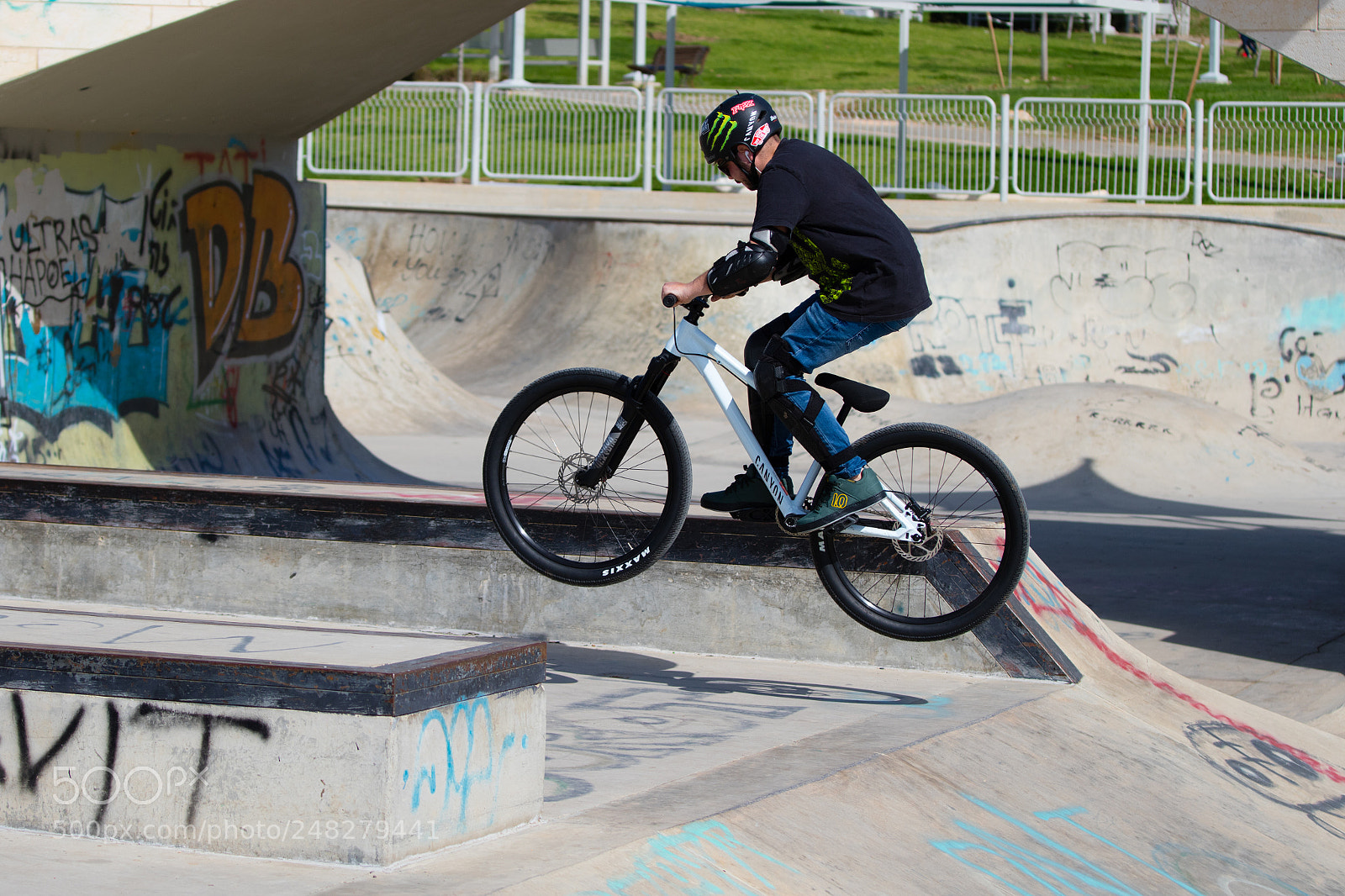 Canon EOS 7D Mark II sample photo. Bike jump photography