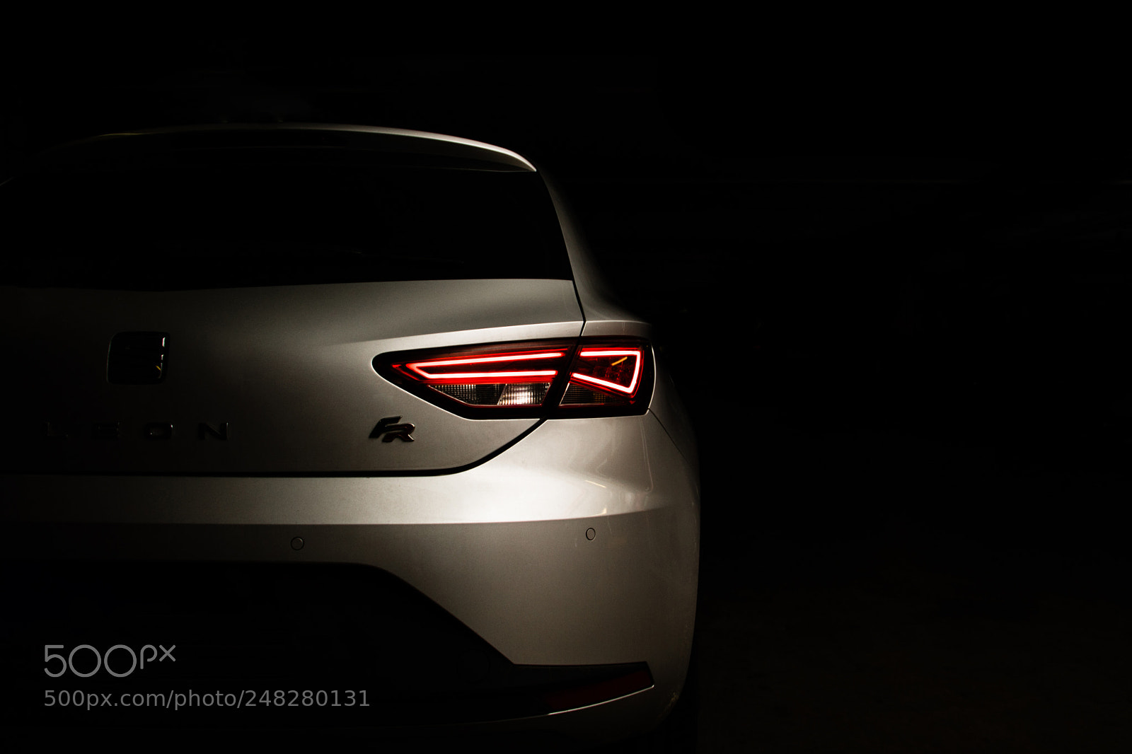 Canon EOS 750D (EOS Rebel T6i / EOS Kiss X8i) sample photo. Seat leon back photography