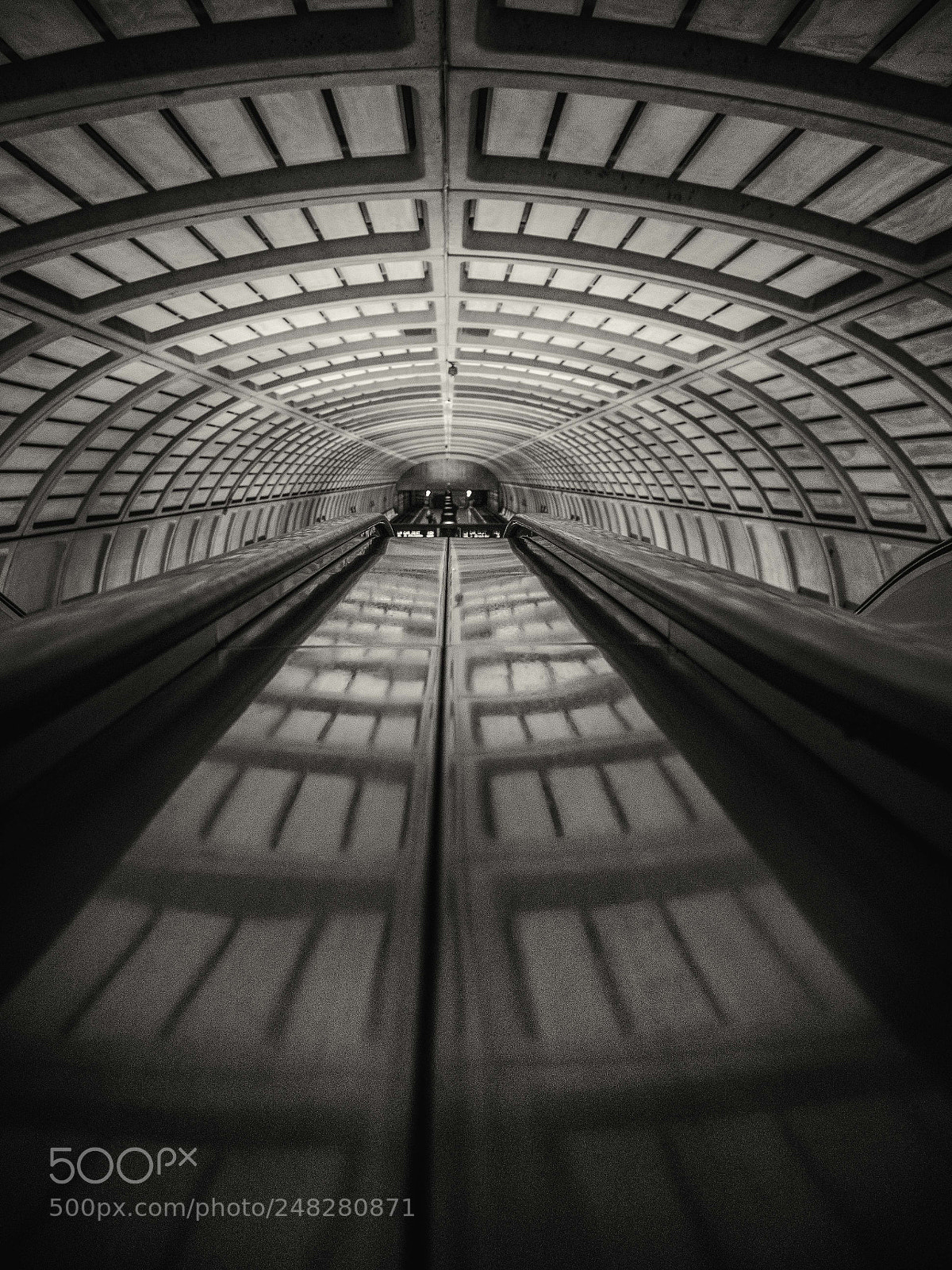 Olympus OM-D E-M1 Mark II sample photo. Tunnel reflections photography