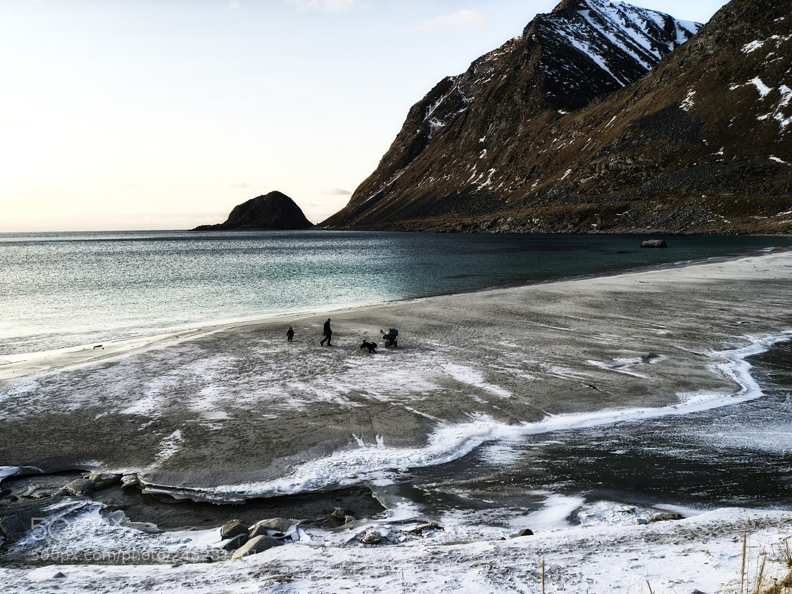 Hasselblad X1D-50c sample photo. Walking on the beach photography