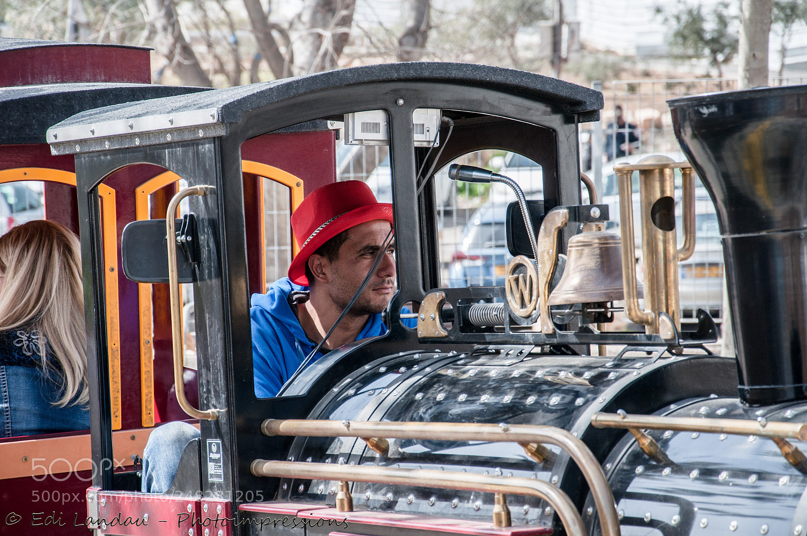 Nikon D5000 sample photo. The choo-choo train photography