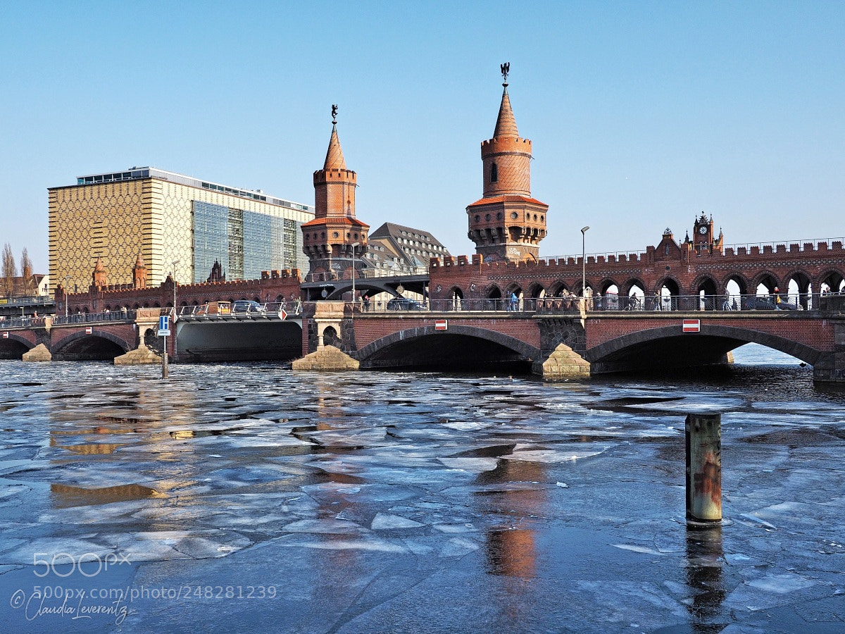 Olympus OM-D E-M1 sample photo. ... oberbaumbrücke ... photography