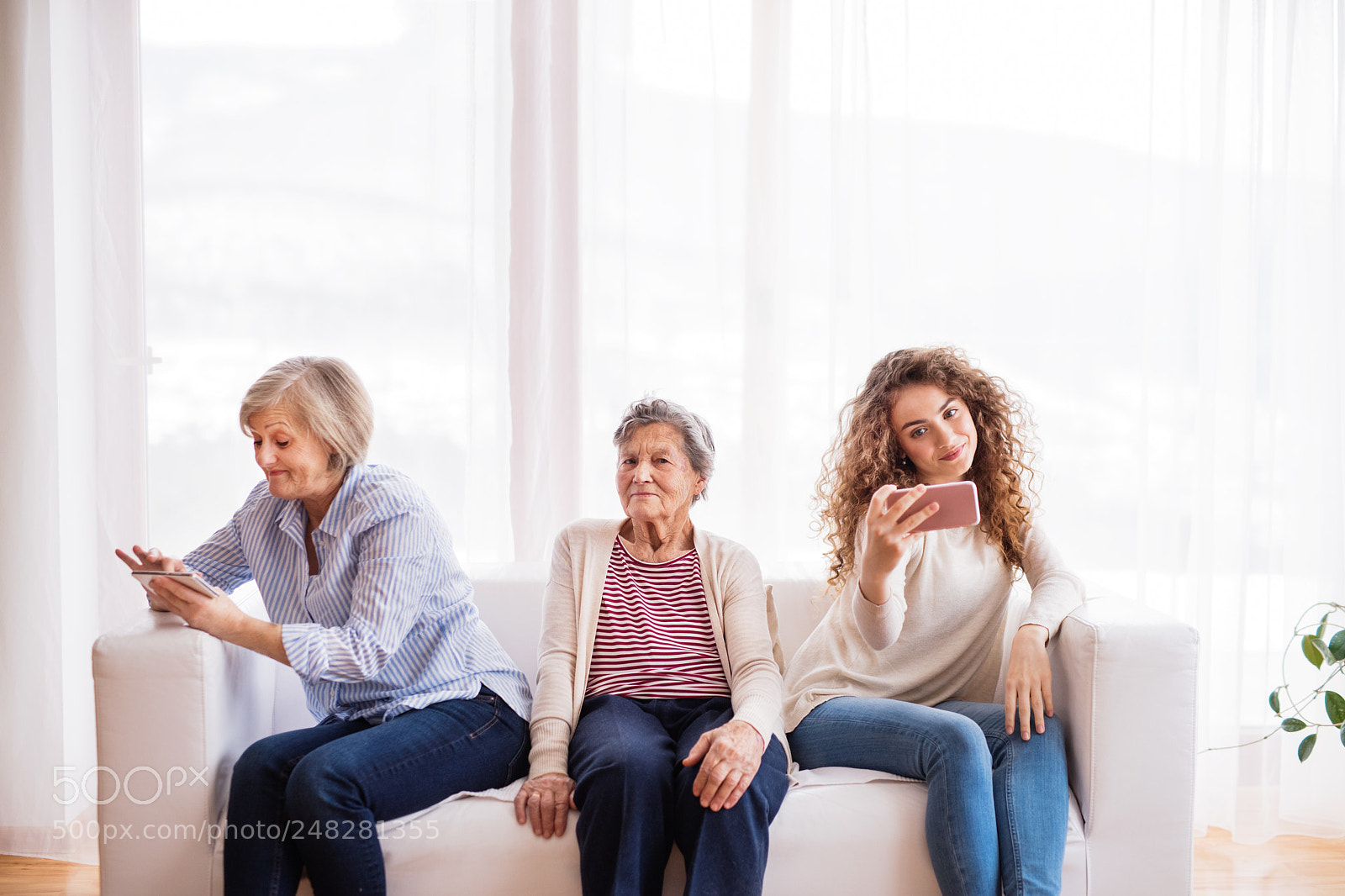 Nikon D5 sample photo. A teenage girl, mother photography