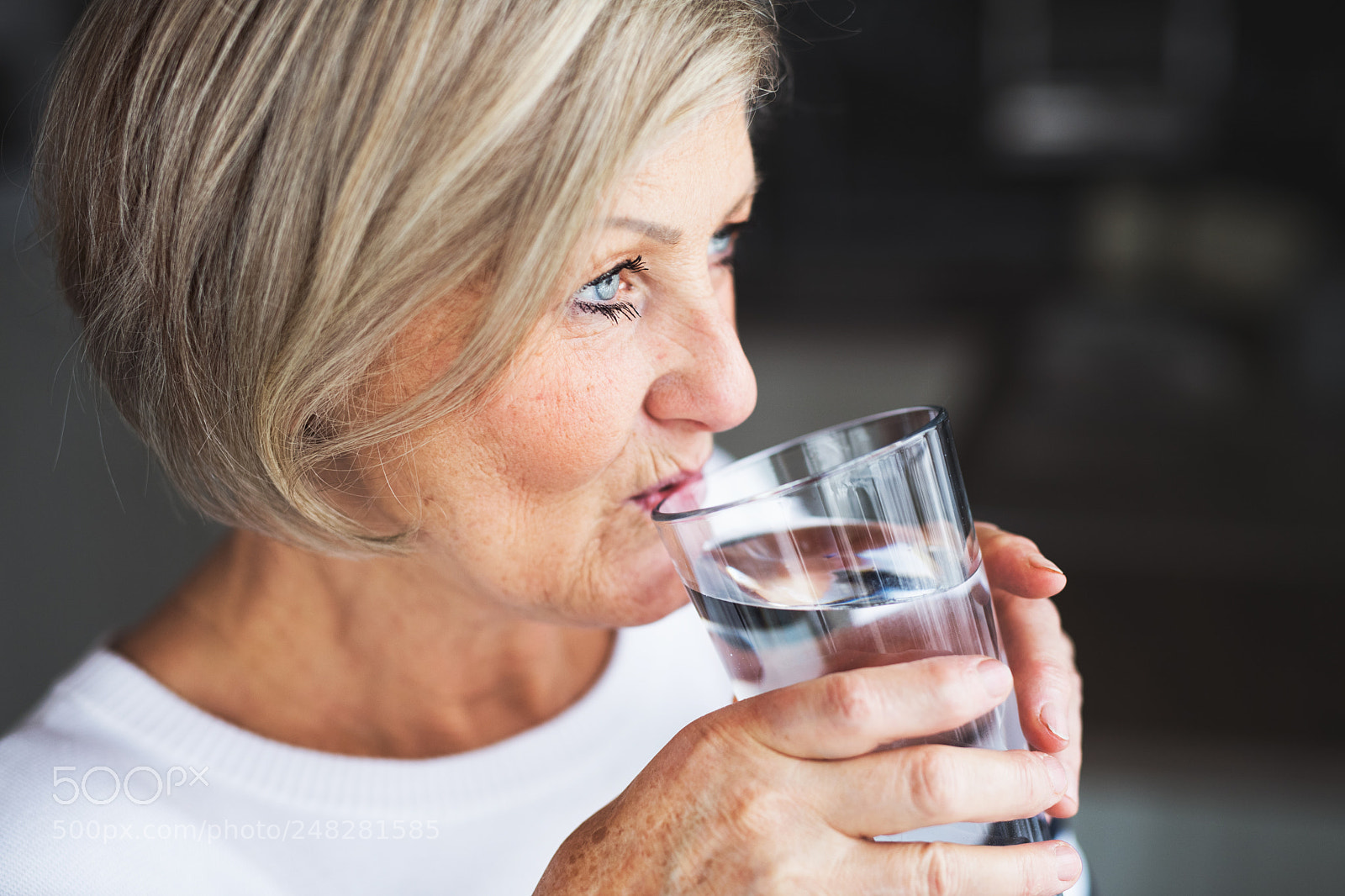 Nikon D5 sample photo. Senior woman drinking water photography