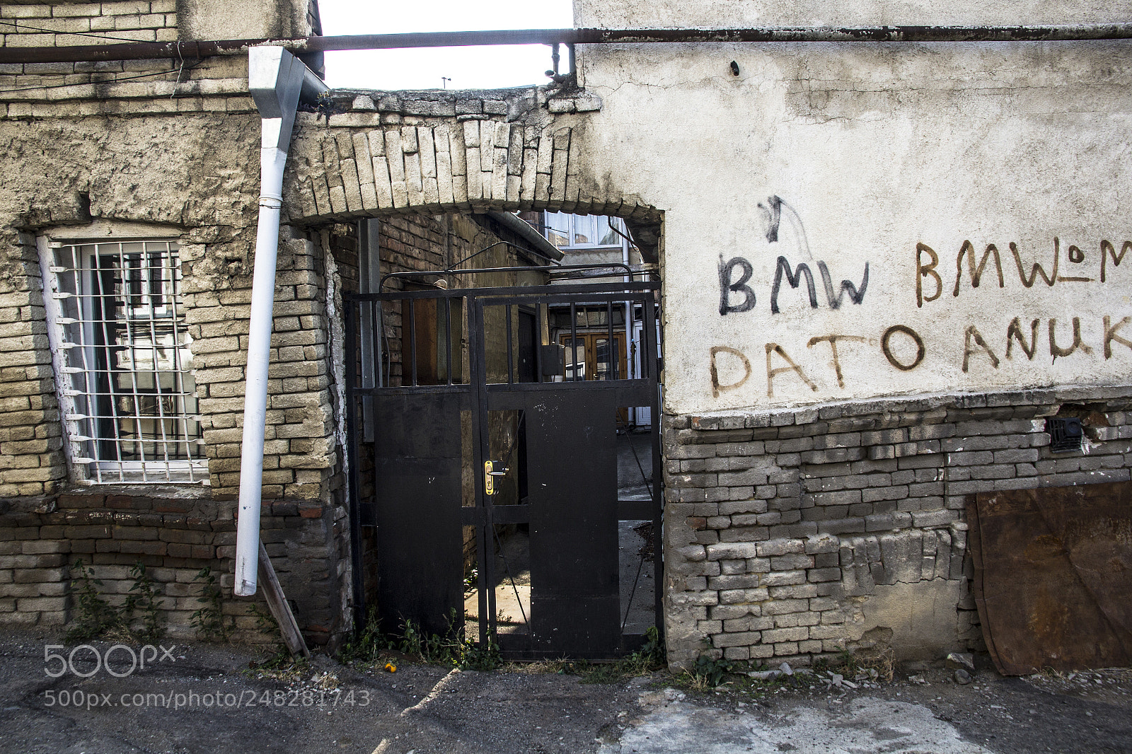 Canon EOS 60D sample photo. Tbilisi street photography