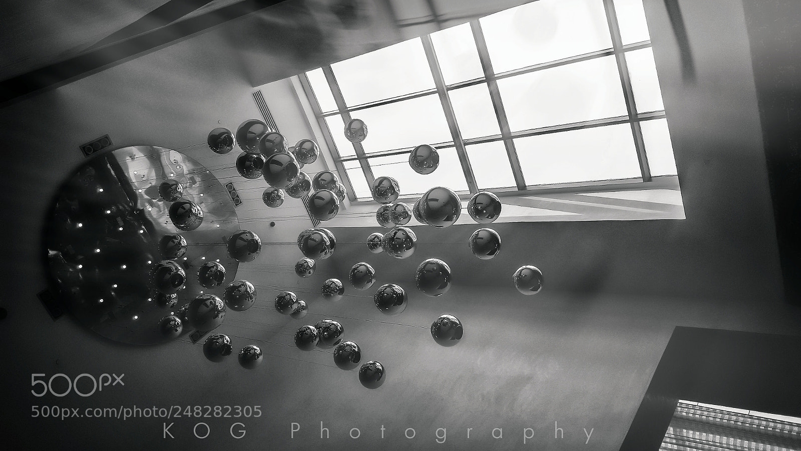 Samsung Galaxy Note5 sample photo. Floating balls photography
