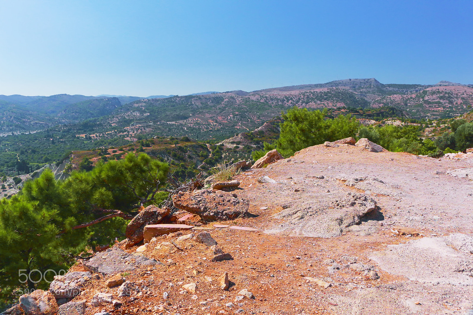 Canon EOS 650D (EOS Rebel T4i / EOS Kiss X6i) sample photo. View from the hill photography
