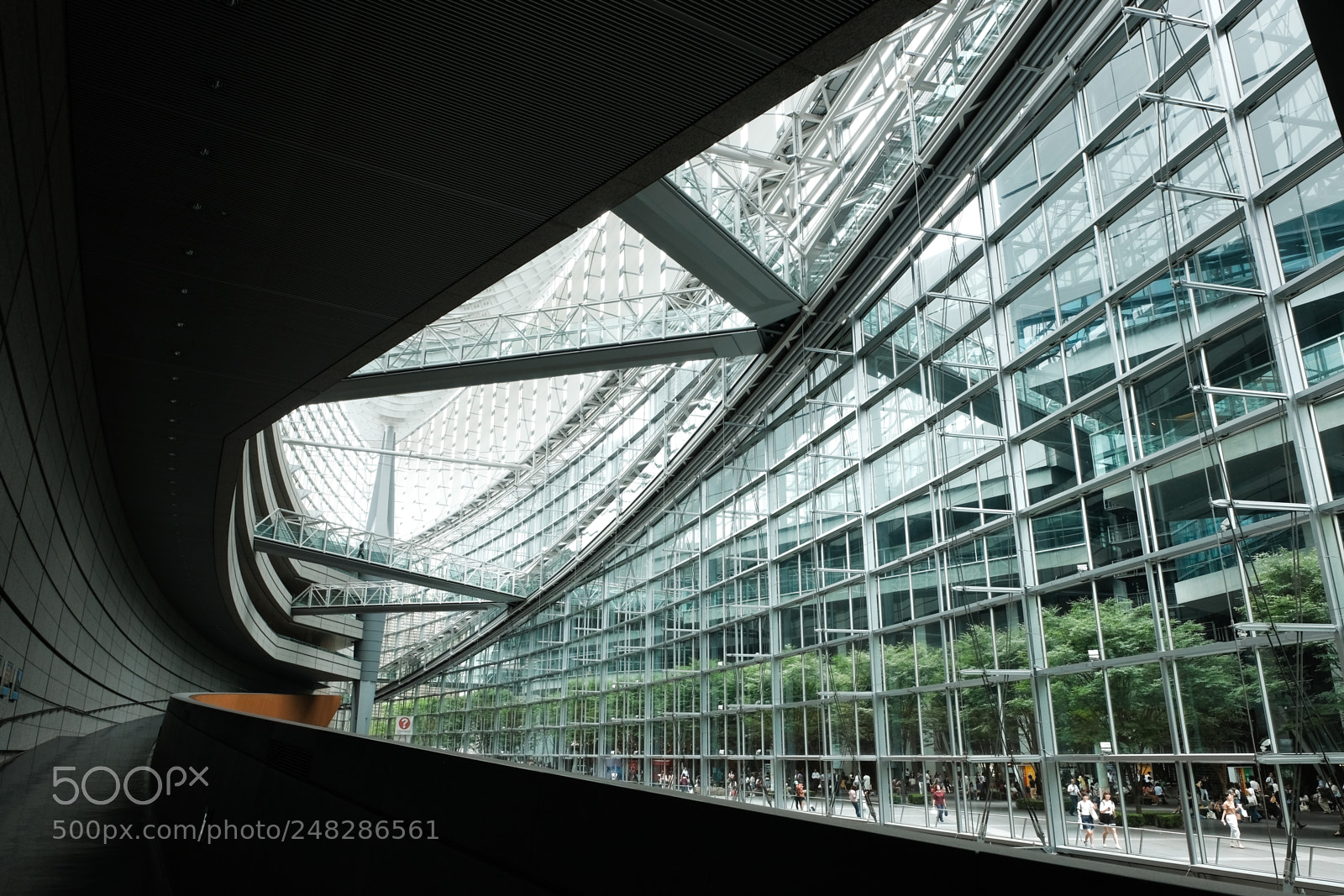Fujifilm X-Pro2 sample photo. 東京国際フォーラム photography