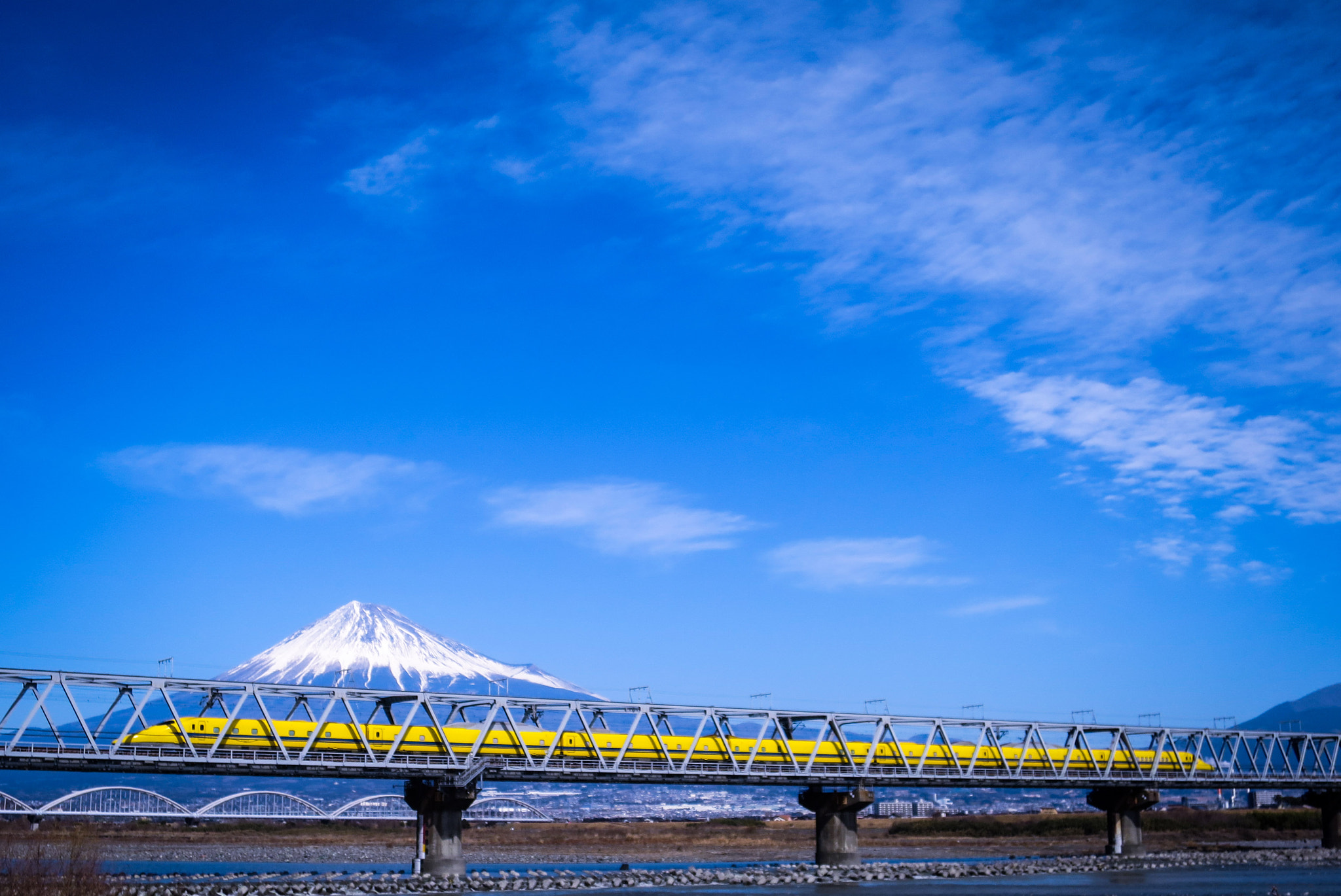 Canon PowerShot S120 sample photo. Doctor yellow and mt. fuji photography