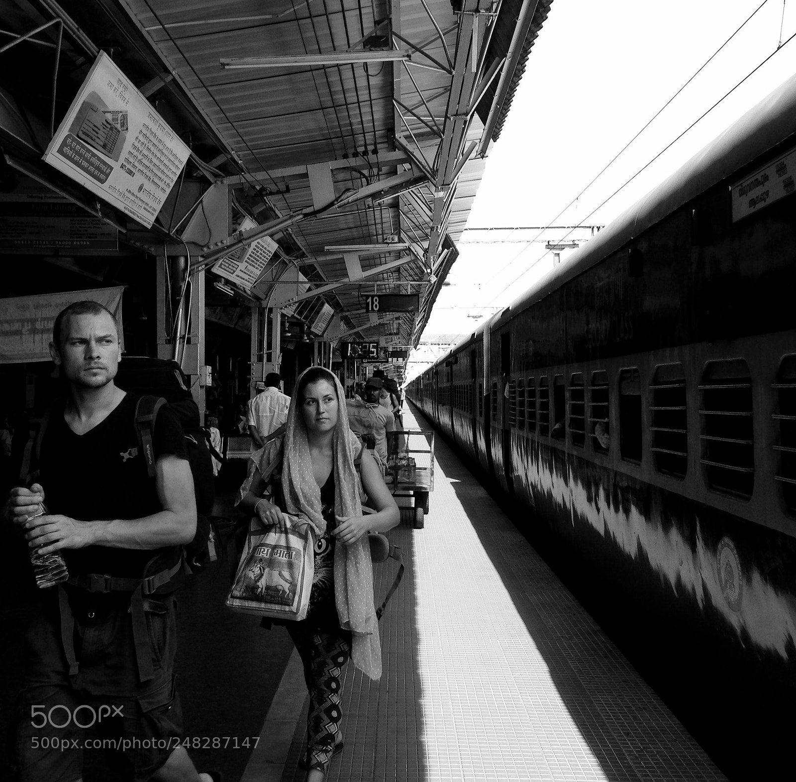 Apple iPhone 5 sample photo. Foreign backpackers on their photography