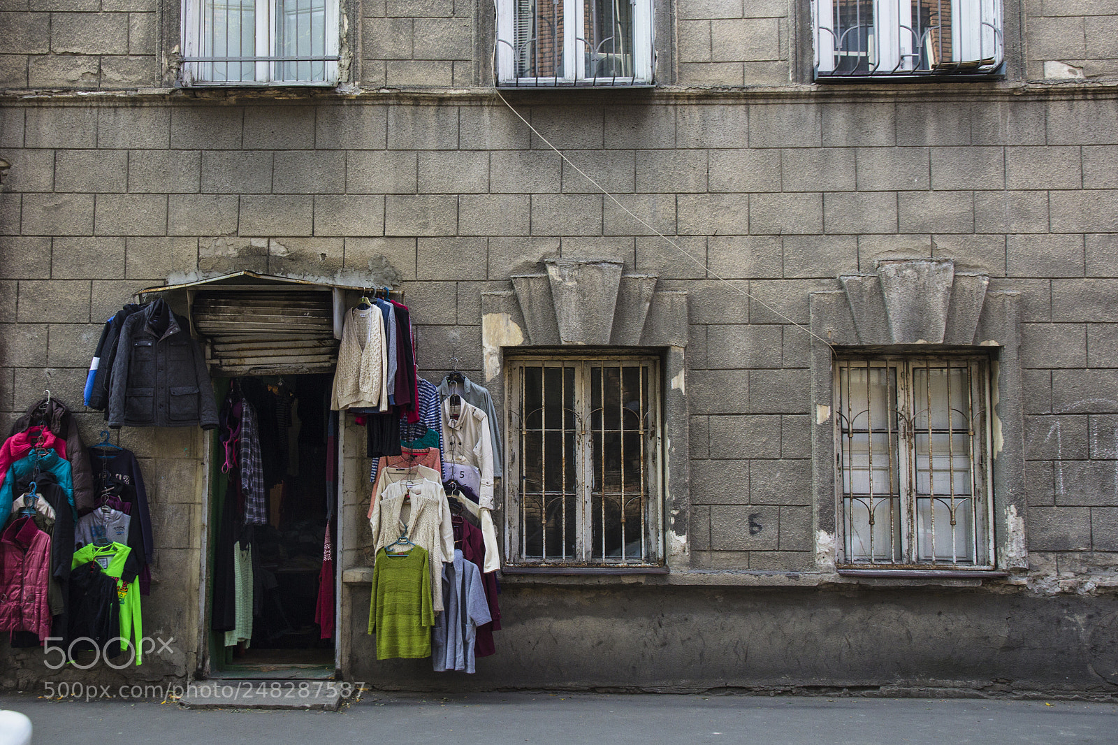 Canon EOS 60D sample photo. Door shop photography