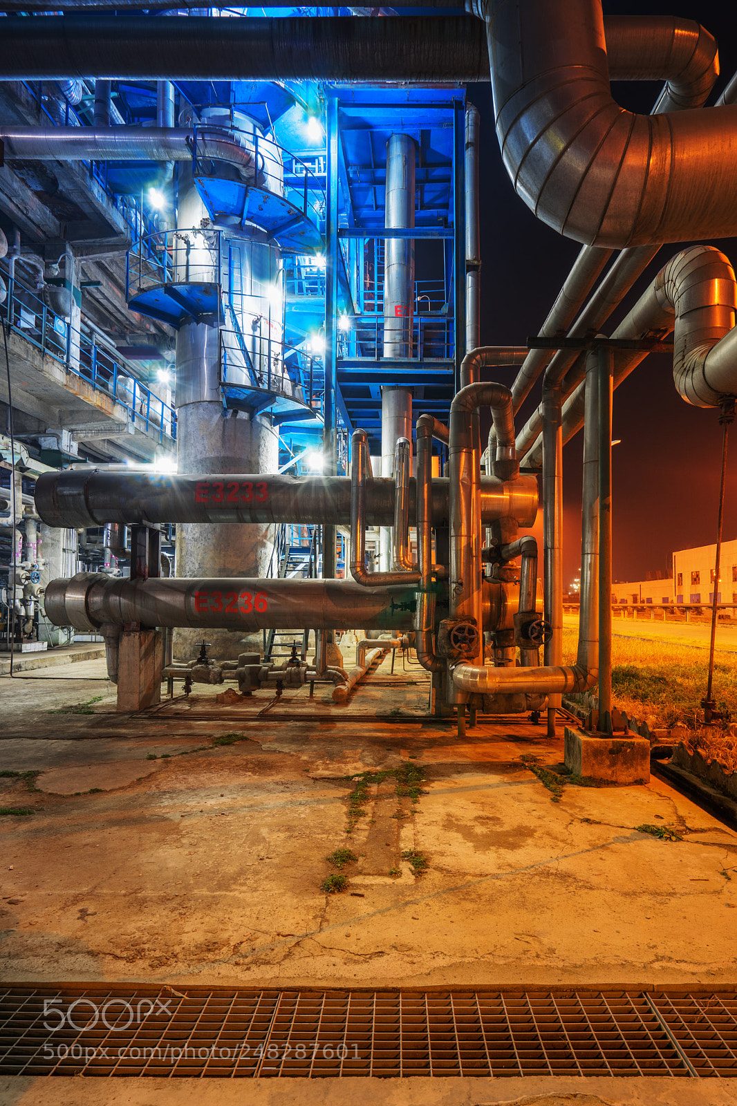 Sony a7 sample photo. 酮苯车间pipeline photography