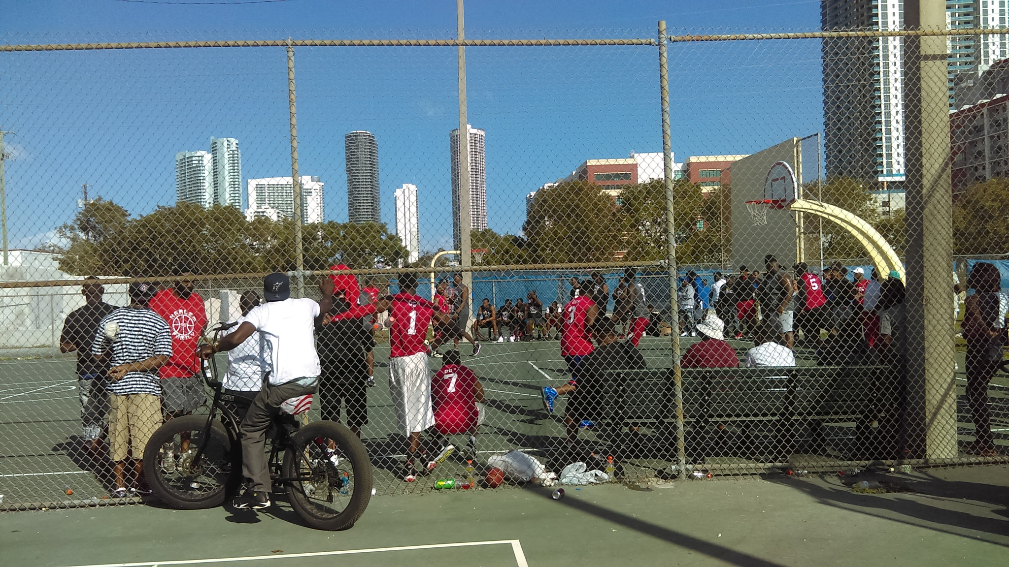 HTC DESRIE D530 sample photo. Game crowd photography
