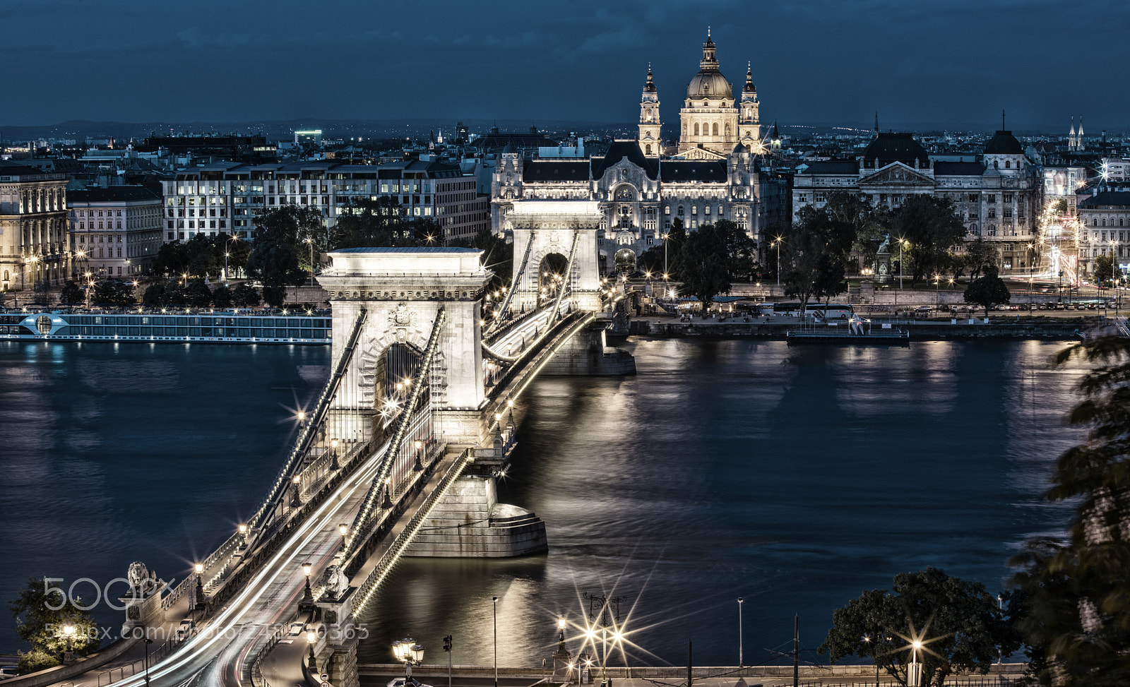 Sony a7R II sample photo. Blu-dapest. sz chenyi chain photography