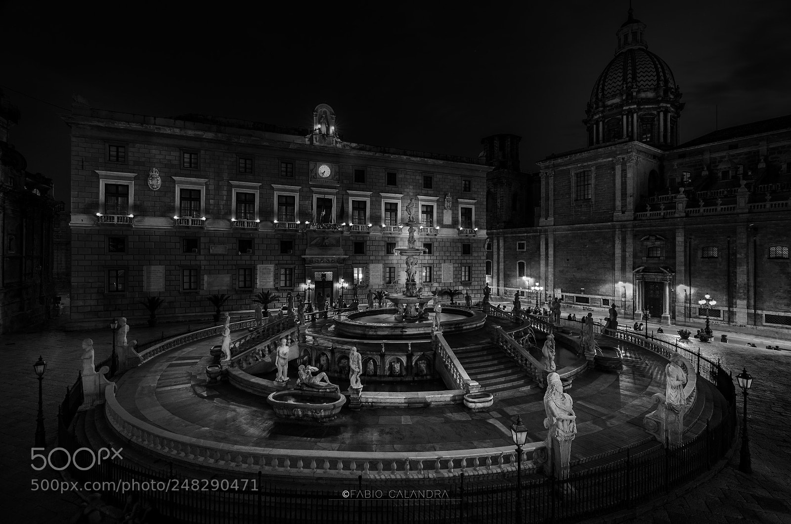 Nikon D5100 sample photo. Piazza pretoria - palermo photography