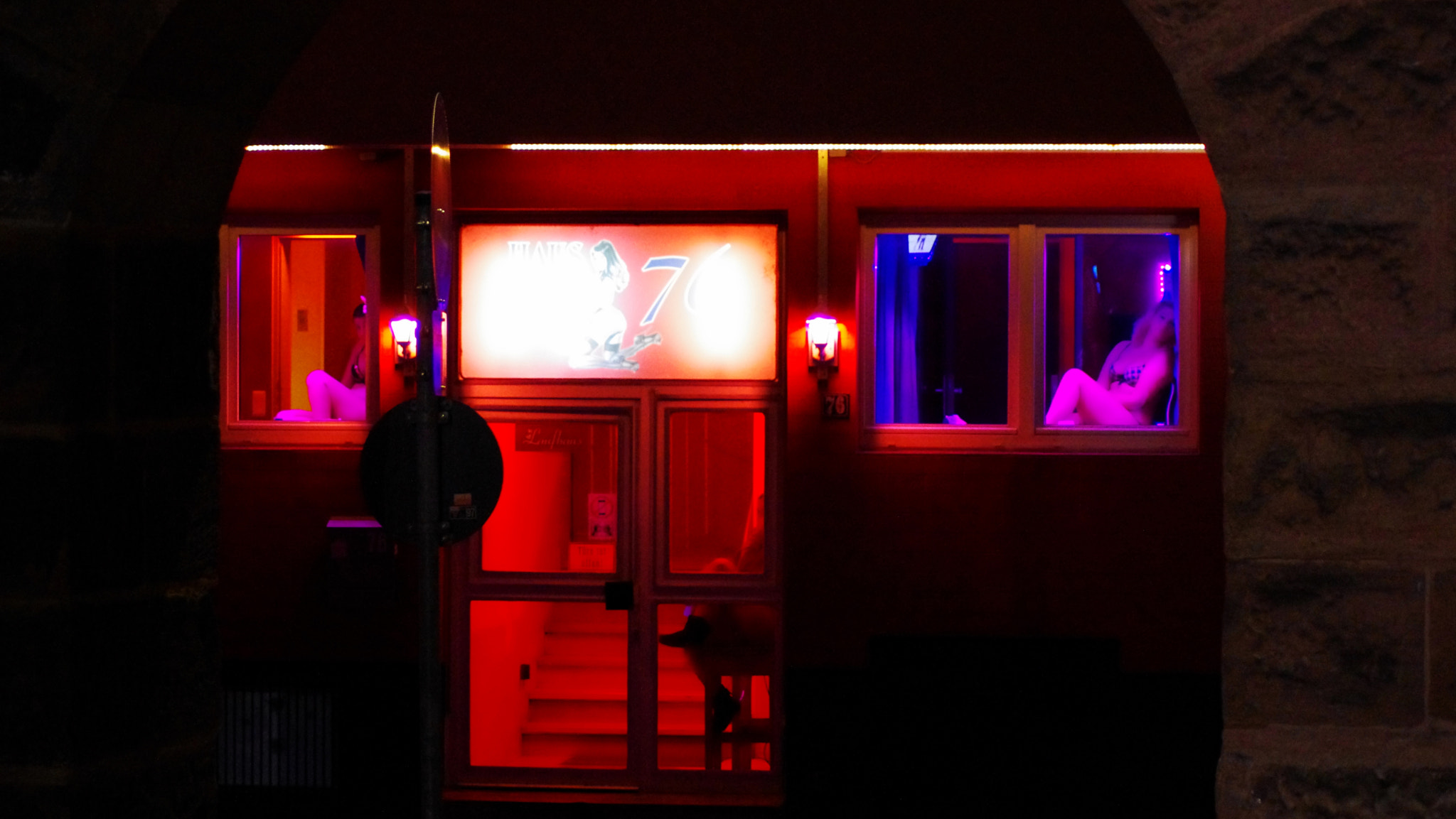 Pentax K-r sample photo. Nürnberg - red light district photography