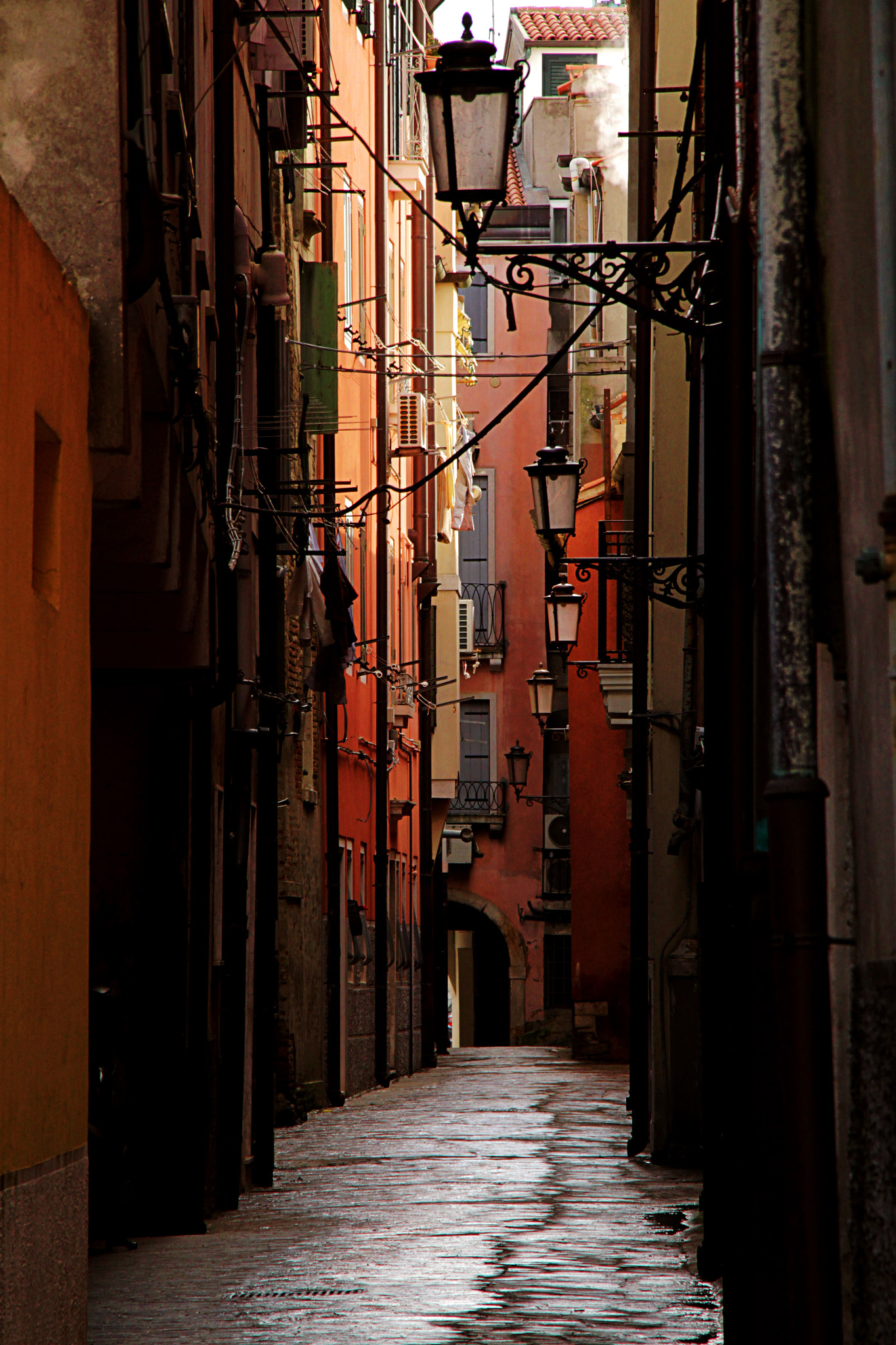 Canon TS-E 90mm F2.8 Tilt-Shift sample photo. Vanishing point photography
