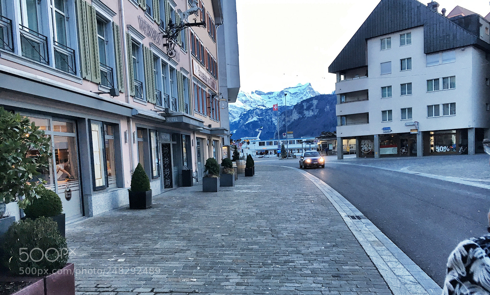 Apple iPhone 6s sample photo. The port of brunnen photography