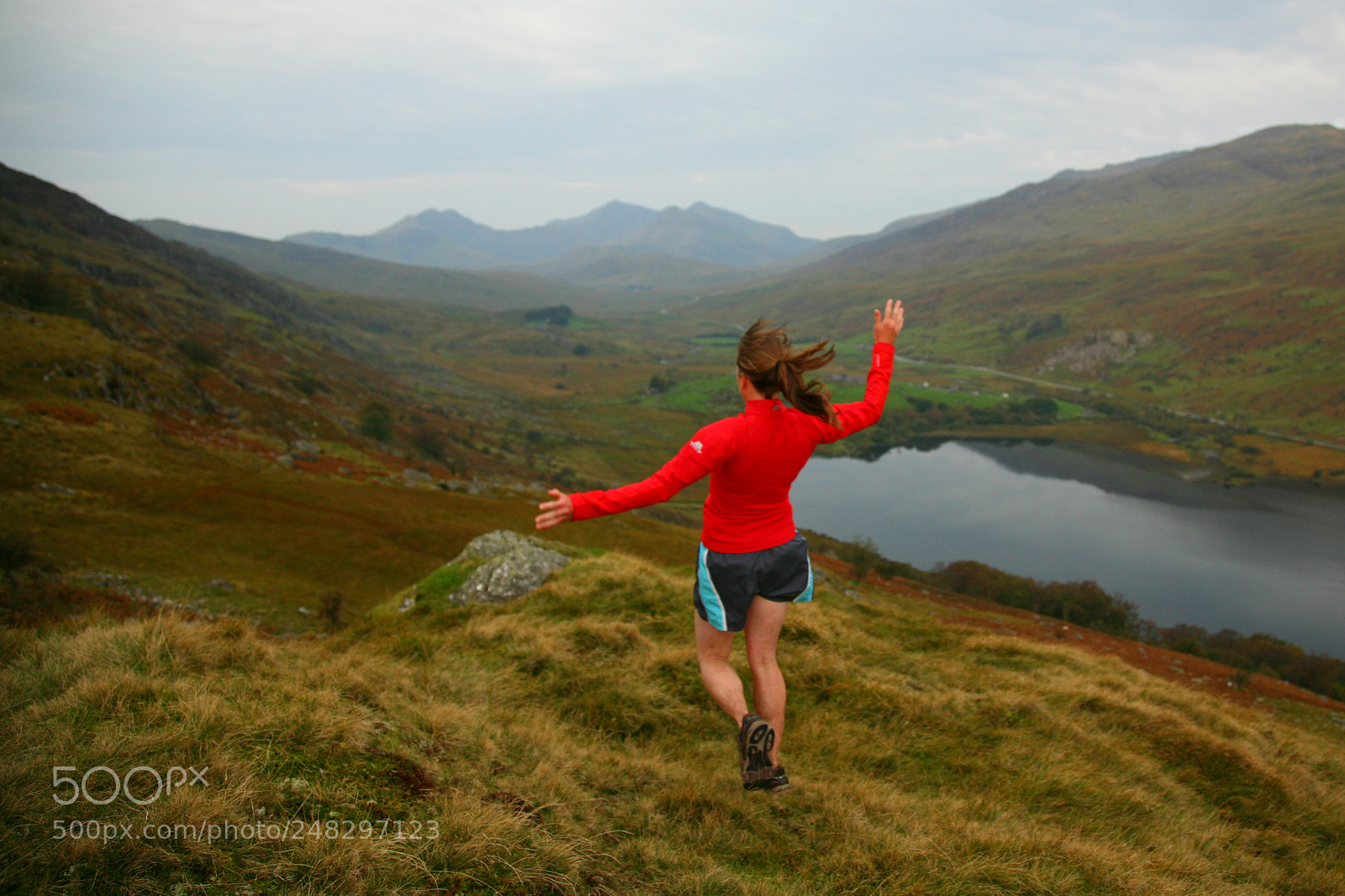 Canon EOS 5D sample photo. Fell running in snowdonia photography
