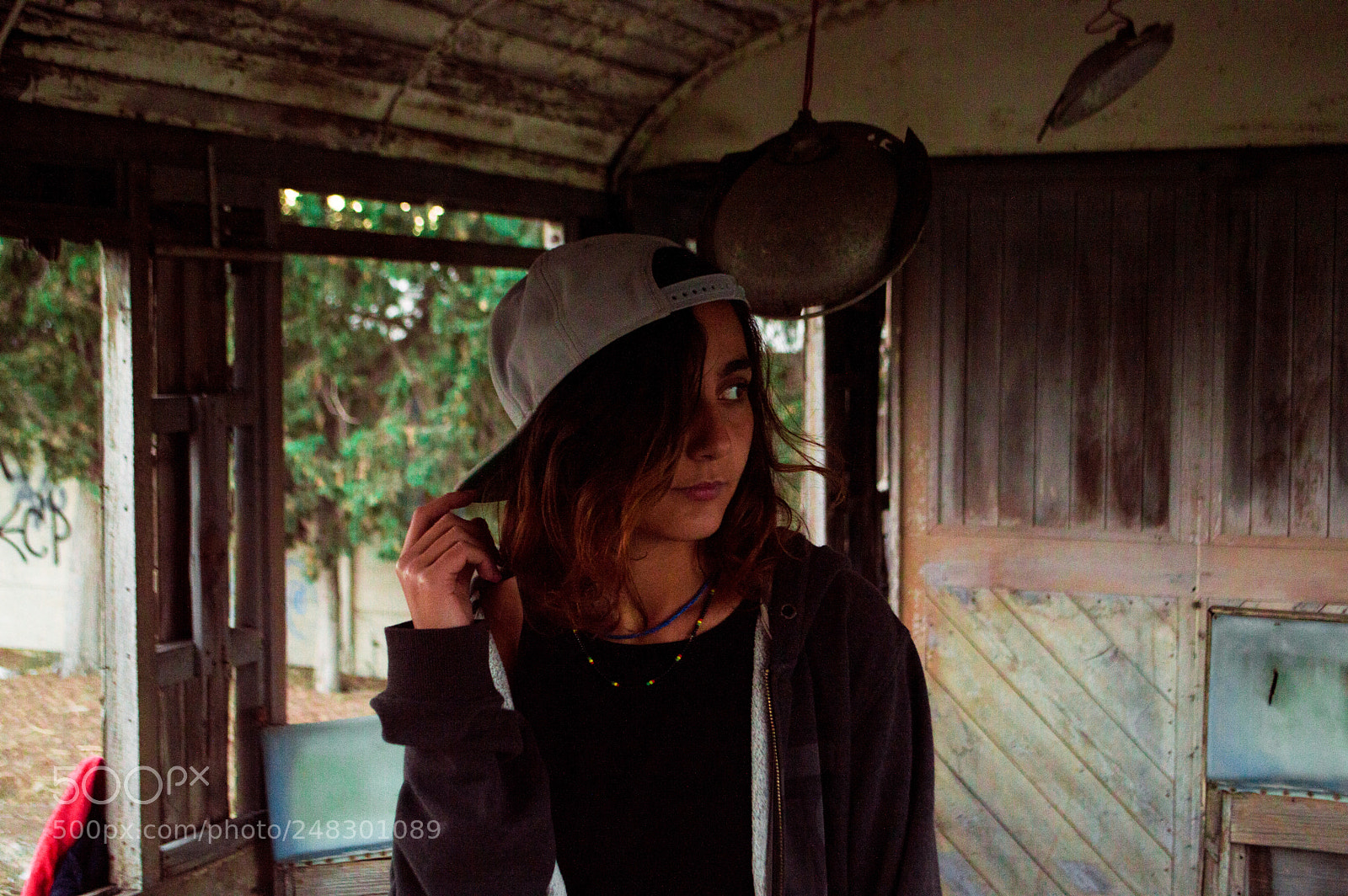 Nikon D3200 sample photo. The train graveyard's girl photography