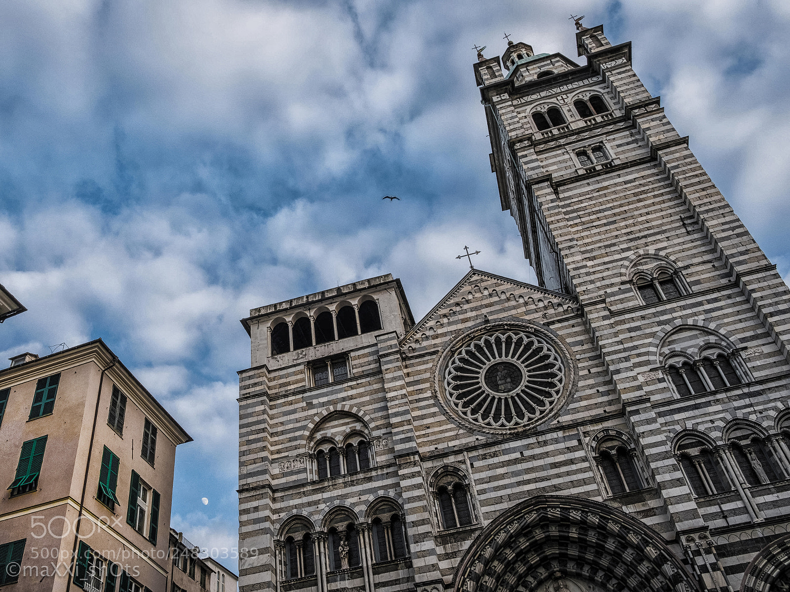 Fujifilm X-T20 sample photo. Genova's cathedral photography