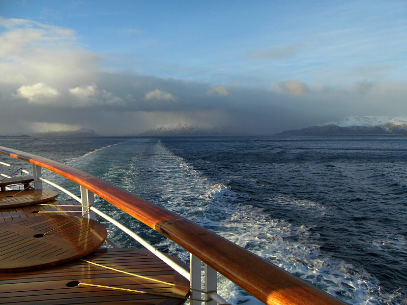 Panasonic Lumix DMC-LZ30 sample photo. Sailing in the arctic circle photography