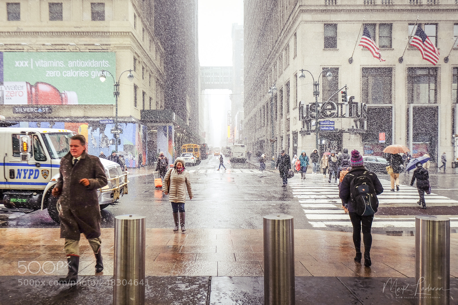 Fujifilm X-T10 sample photo. Snowy day in nyc photography