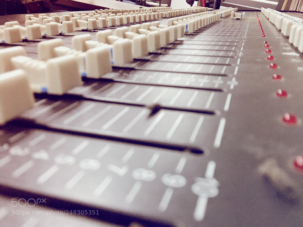 Apple iPhone 6 sample photo. 轨 photography