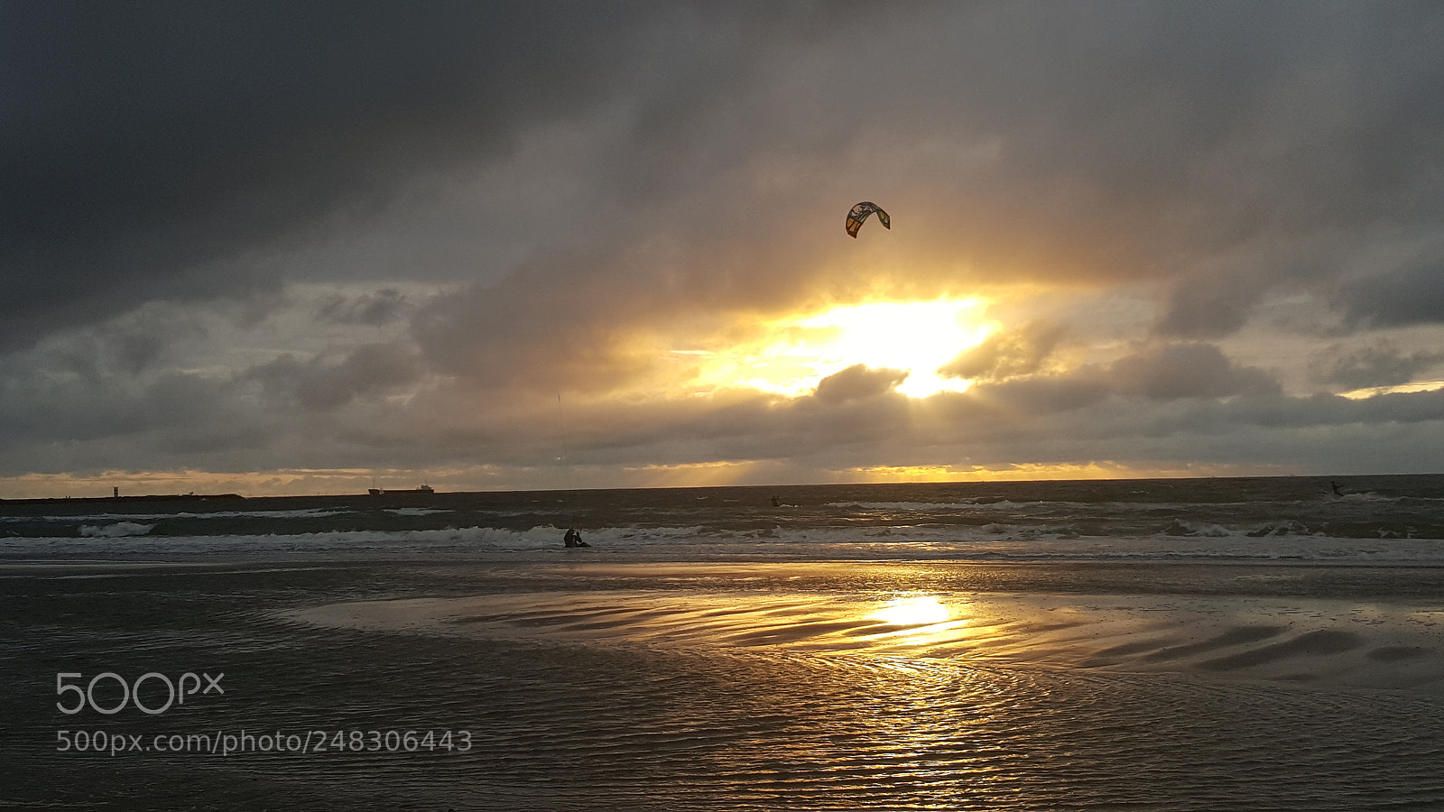 Samsung Galaxy S6 sample photo. Kitesurfing in the evening photography