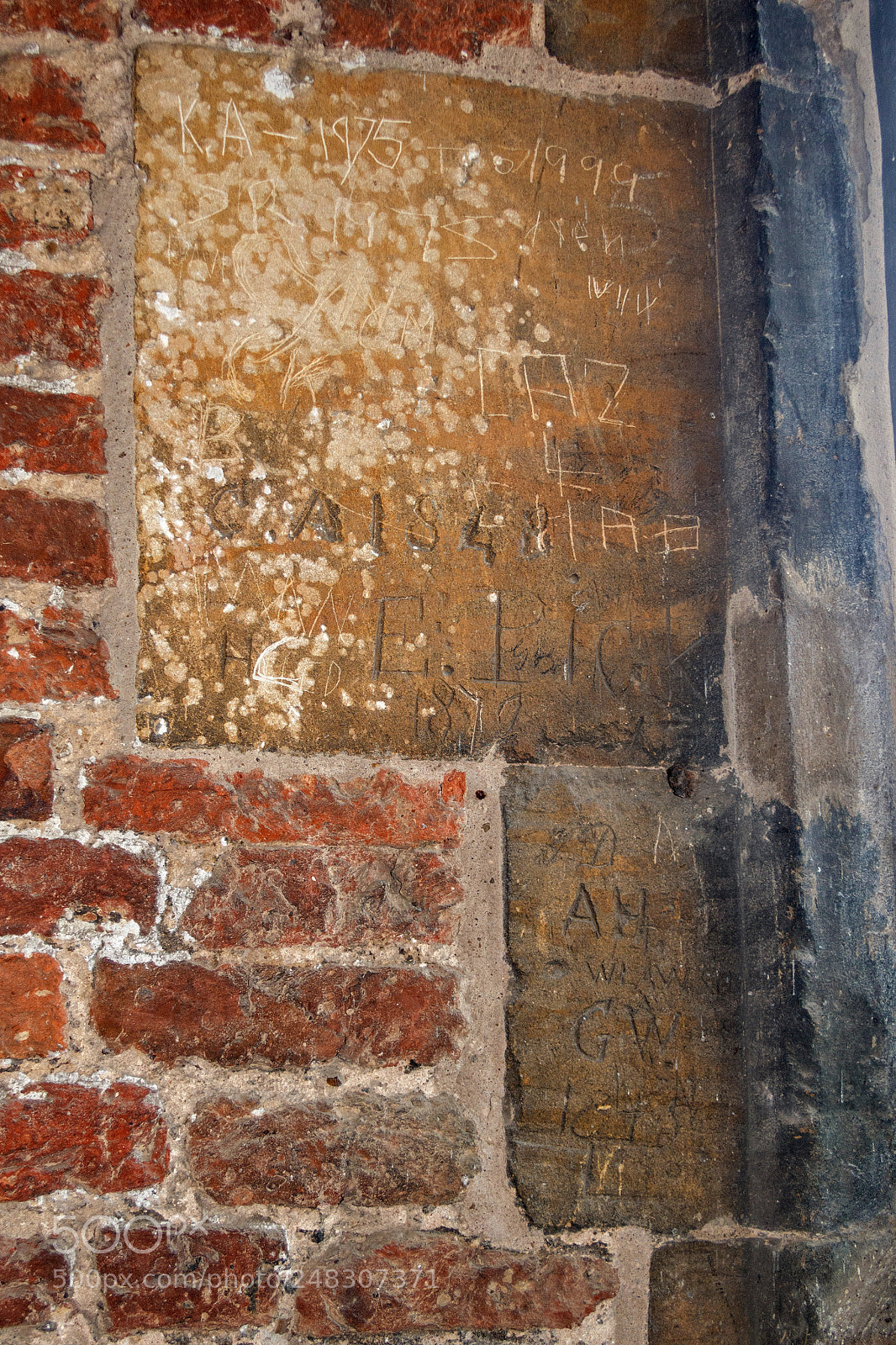 Canon EOS 1200D (EOS Rebel T5 / EOS Kiss X70 / EOS Hi) sample photo. Tattershall castle - old photography