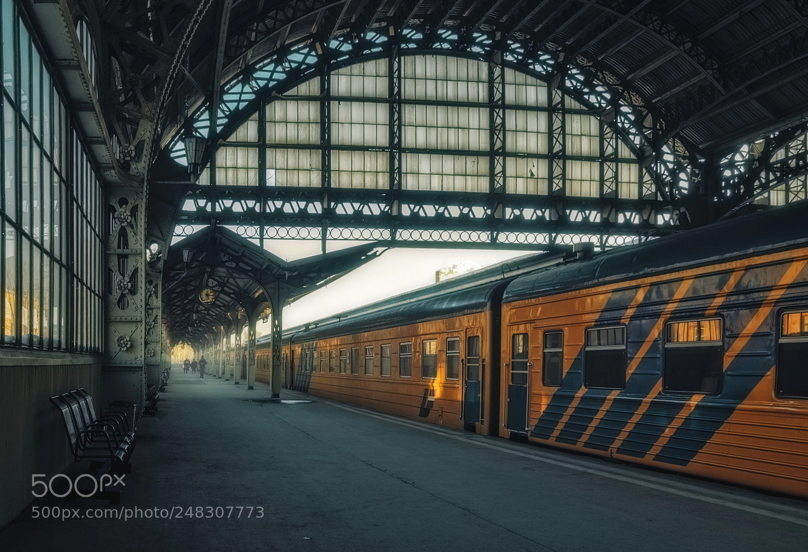 Olympus OM-D E-M5 II sample photo. Saint petersburg. vitebsk railway photography