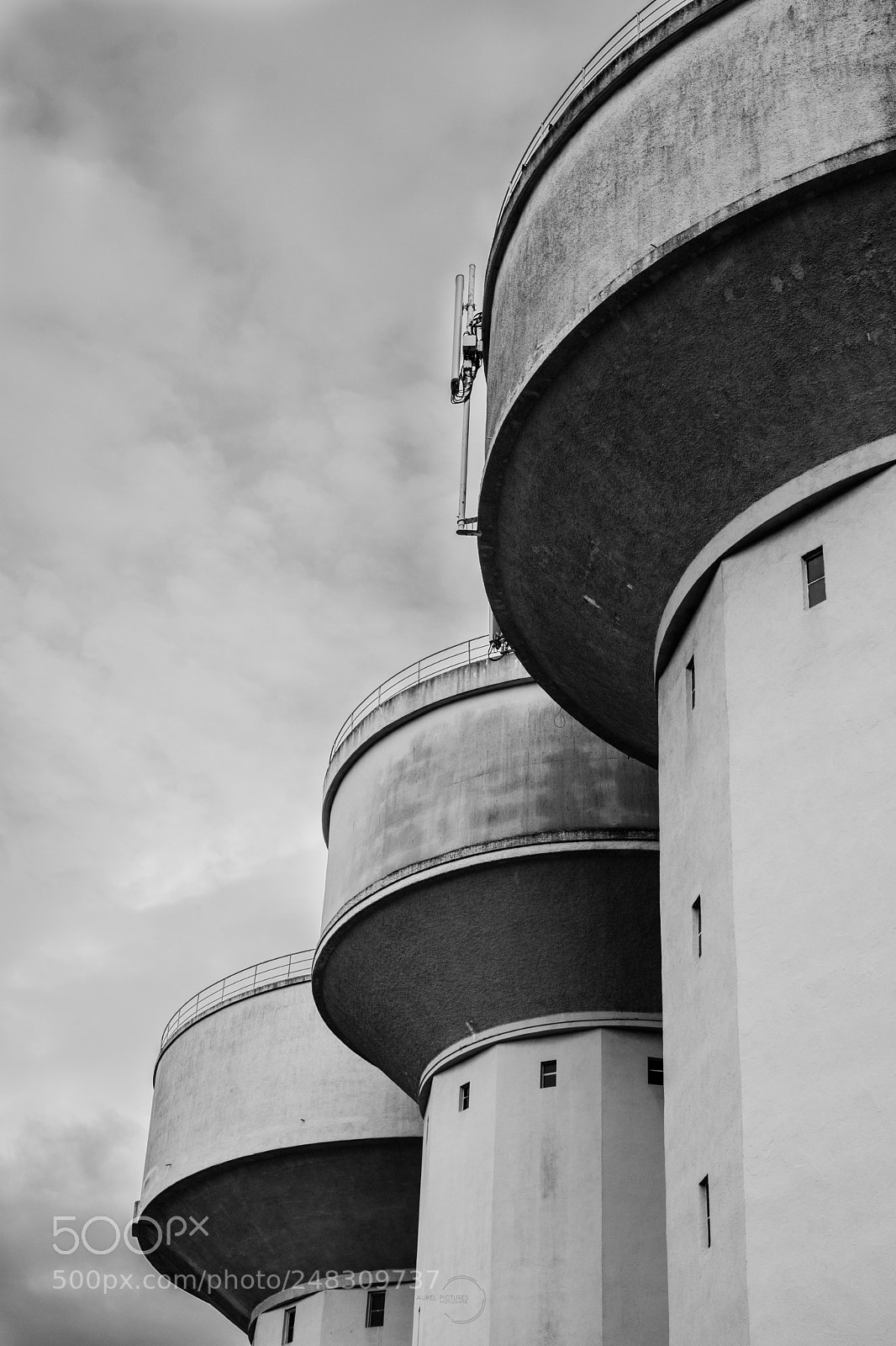 Fujifilm X-T20 sample photo. Staircase water tower photography