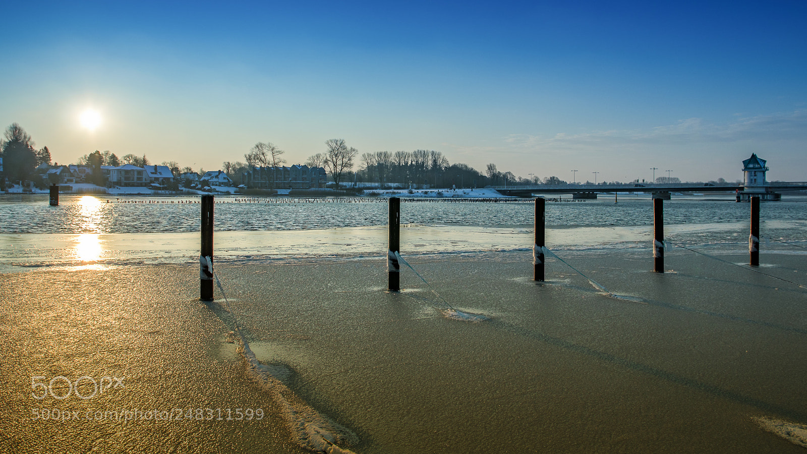 Canon EOS 77D (EOS 9000D / EOS 770D) sample photo. Last winter day photography