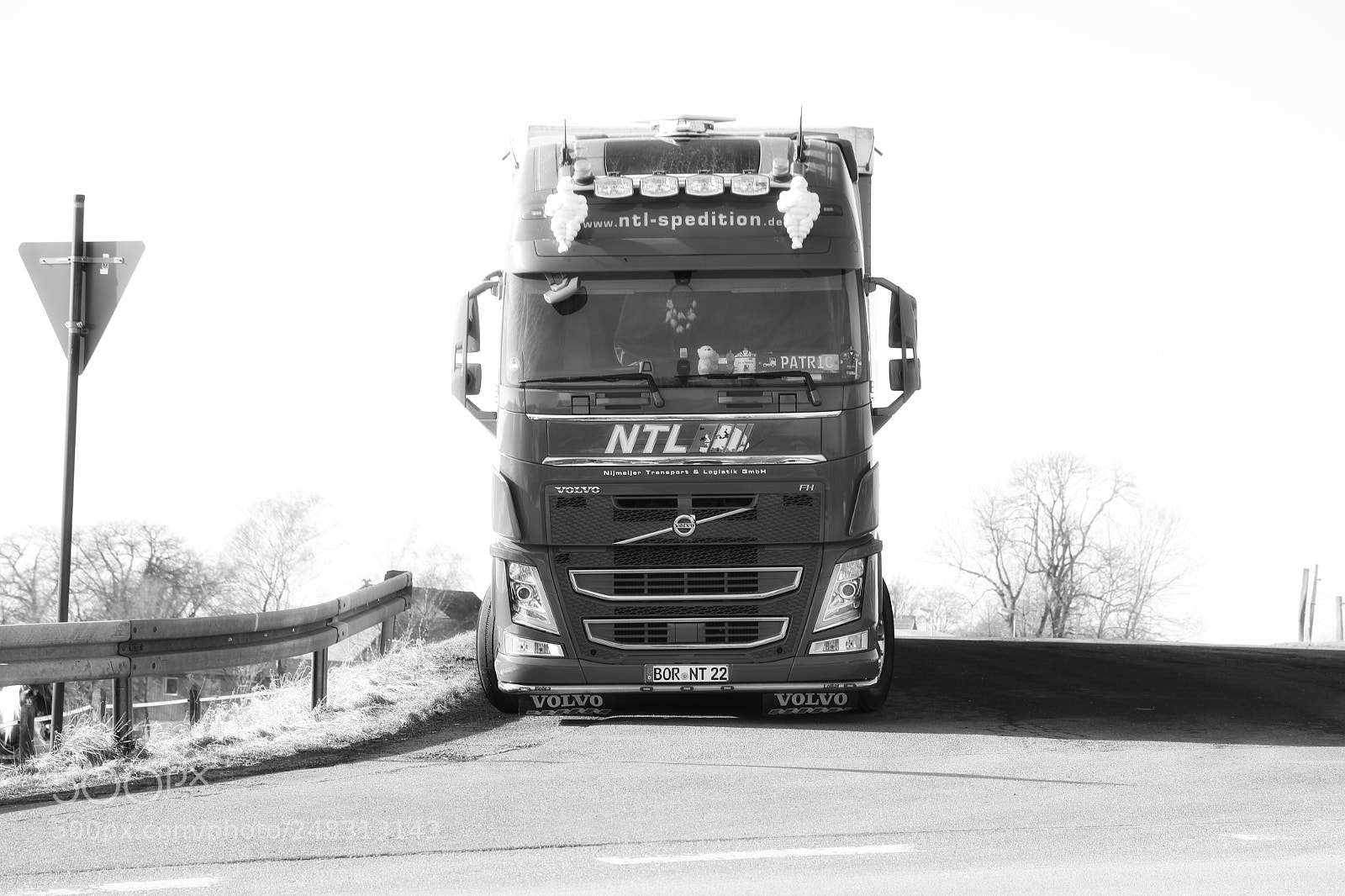 Canon EOS 7D sample photo. Volvo photography